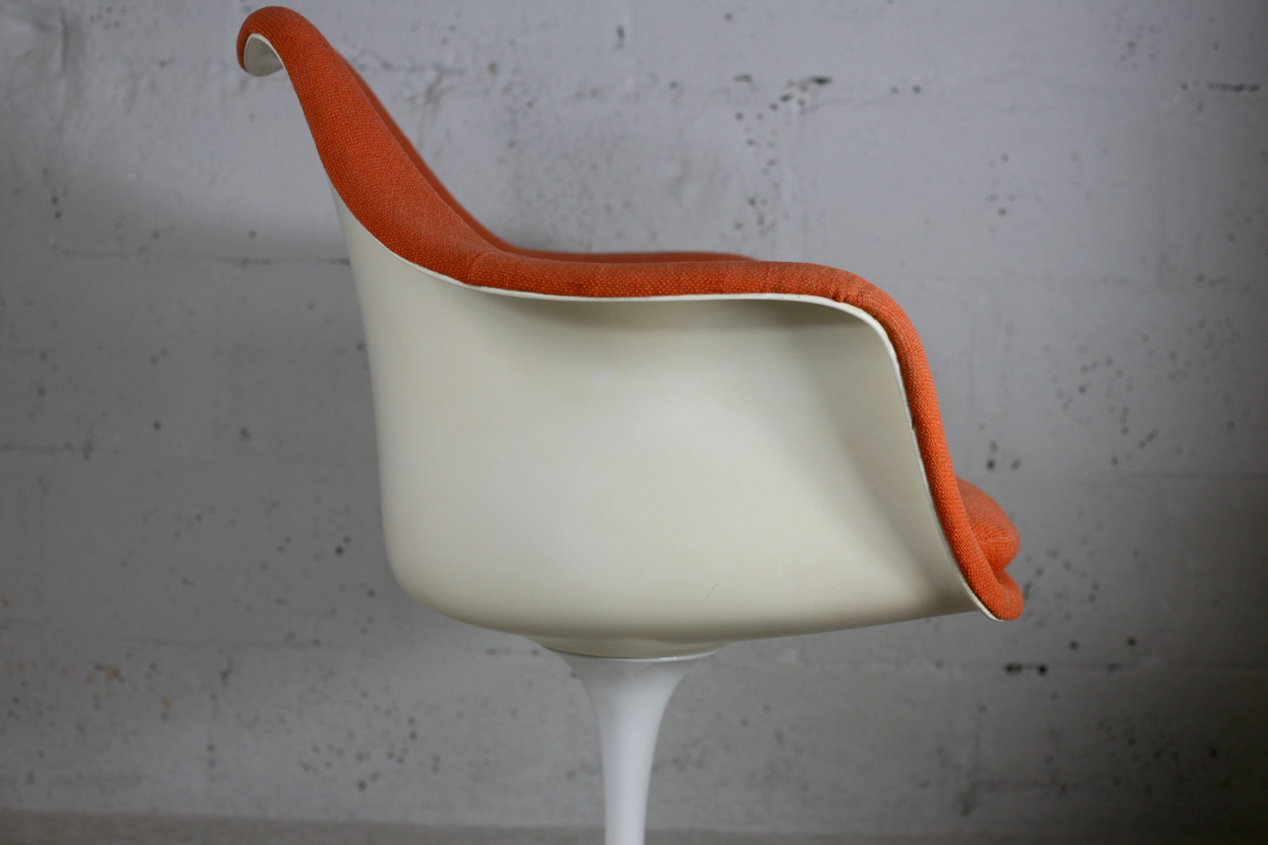 Tulip swivel armchair, Signed Knoll, Eero Saarinen, USA, circa 1960.