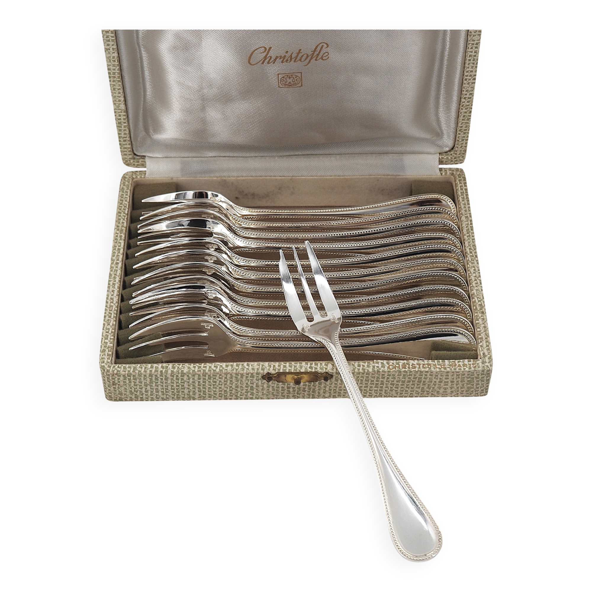 Christofle Perles 12 silver-plated cake forks, excellent condition.