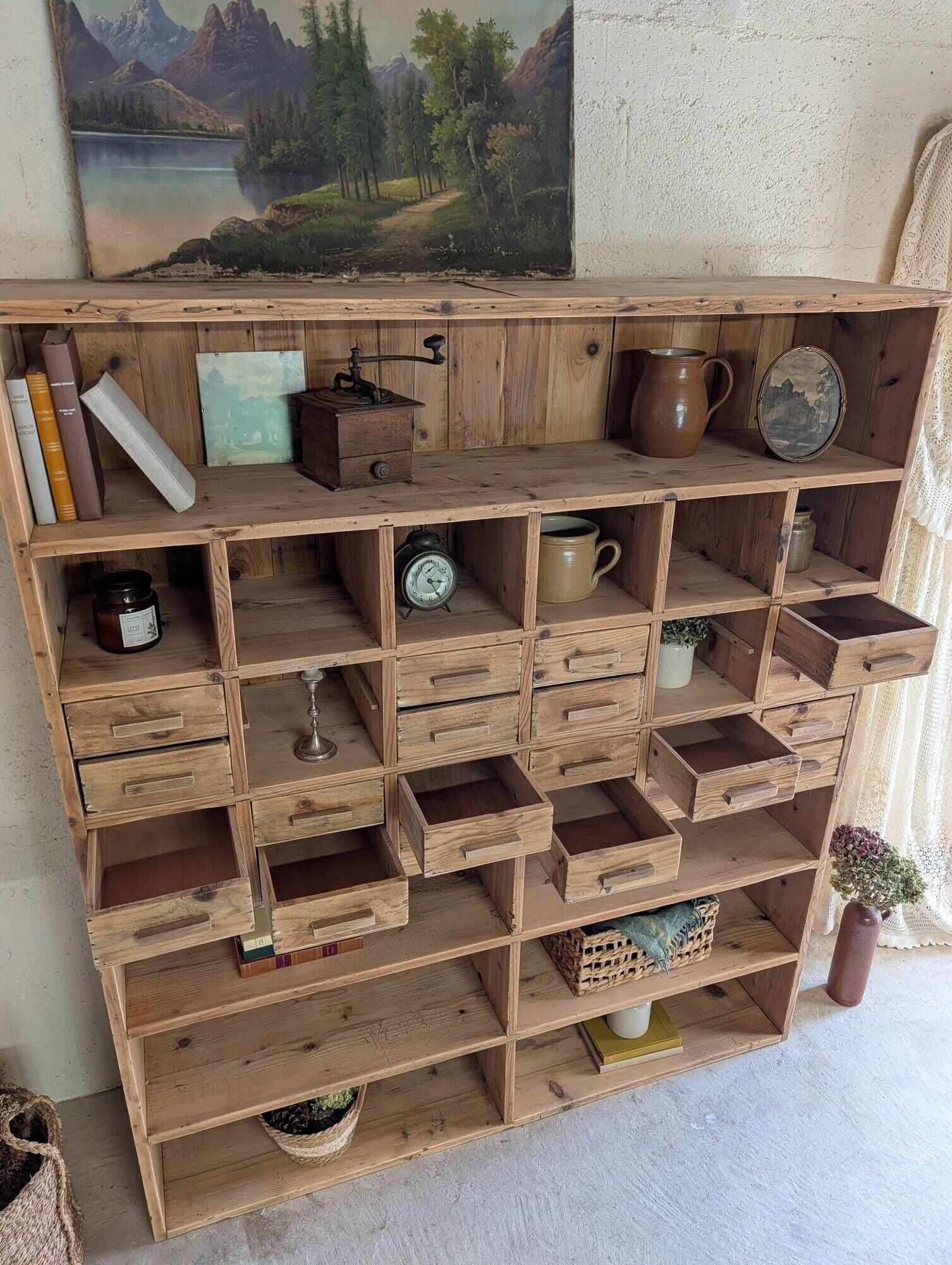 Ancien meuble d'atelier