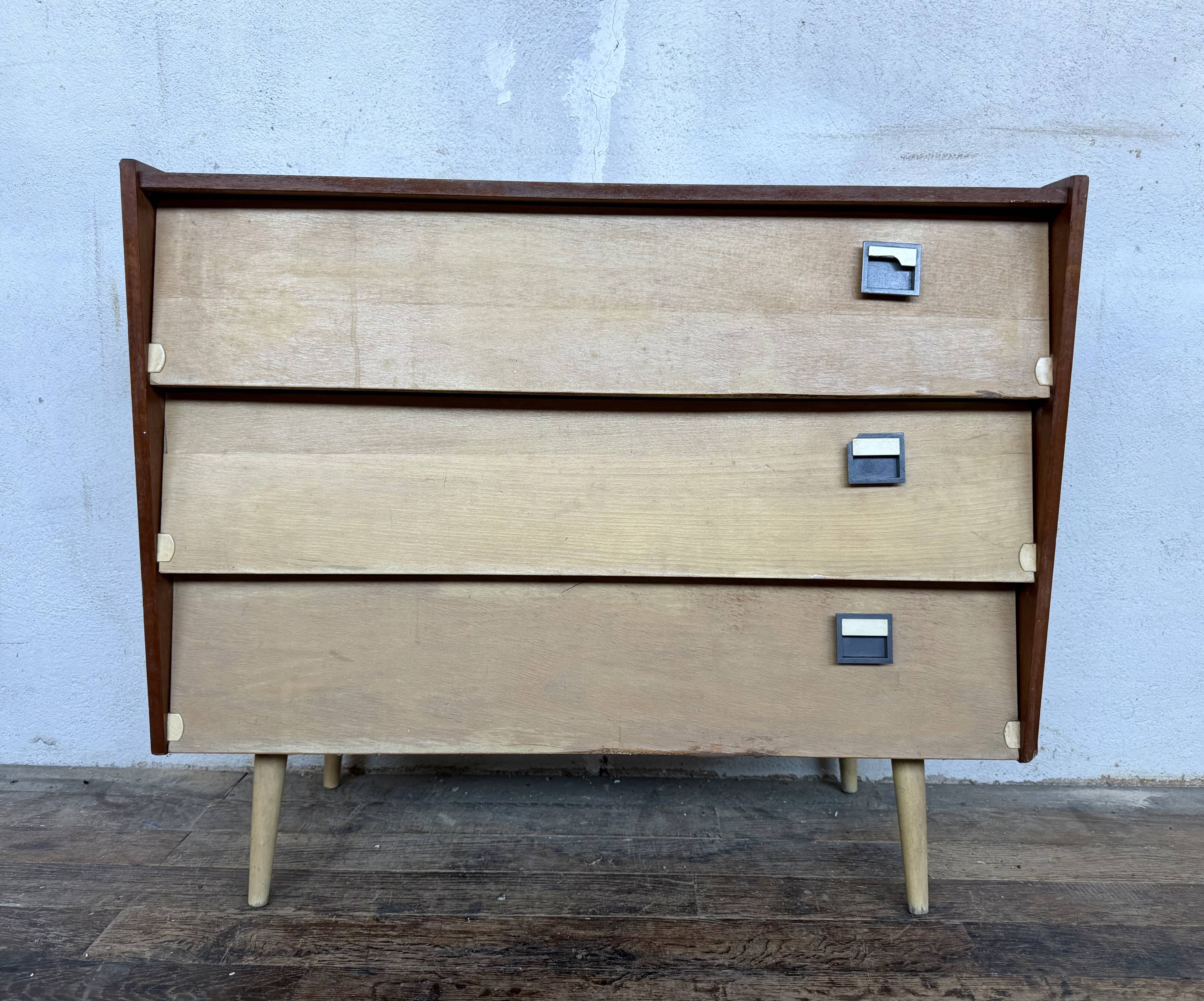 Vintage shoe cabinet – Scandinavian style