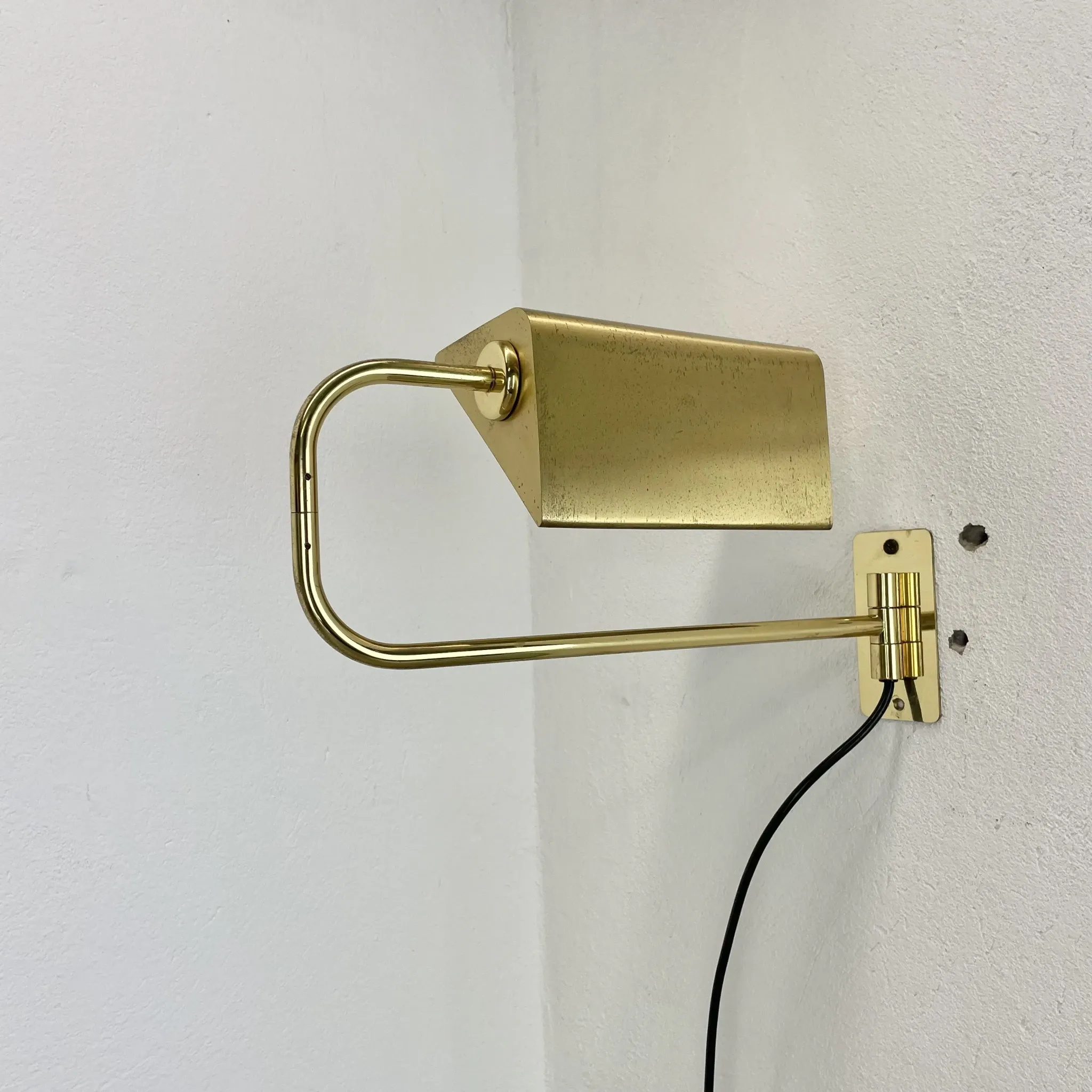Large 69 cm Long Brass Wall Light "SWING ARM" by Florian Schulz, Germany, 1970s