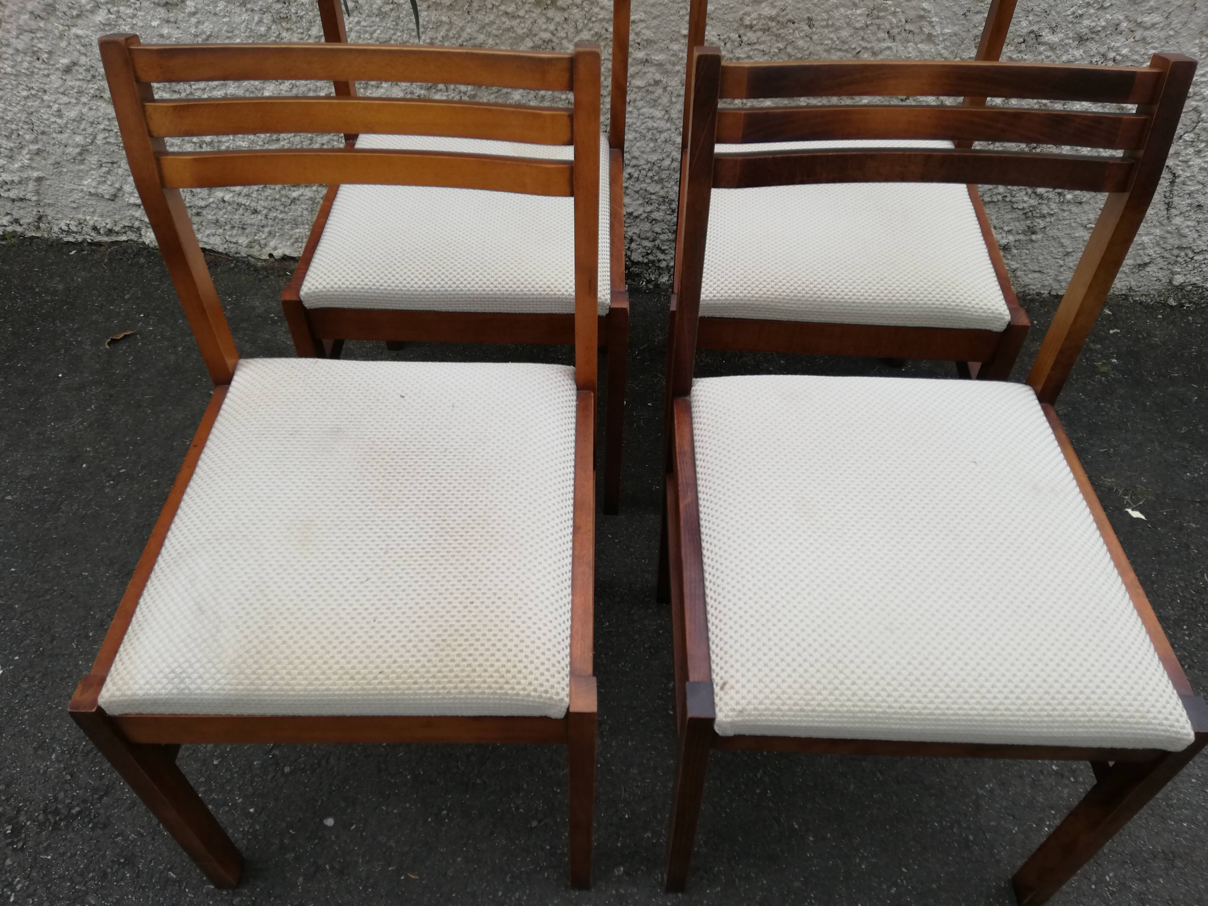 Lot of 4 chairs