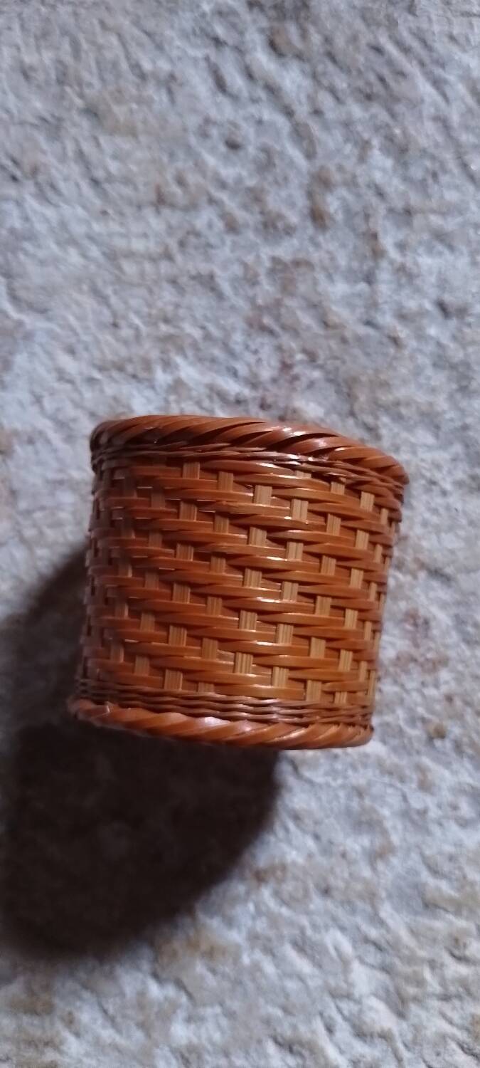 Small wicker basket pot cover