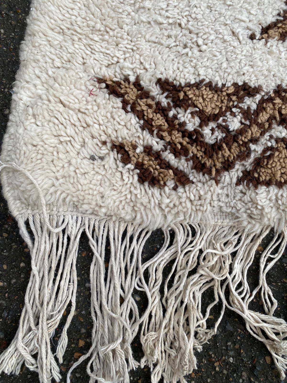 Handmade knotted Berber Moroccan wool rug 170x225cm