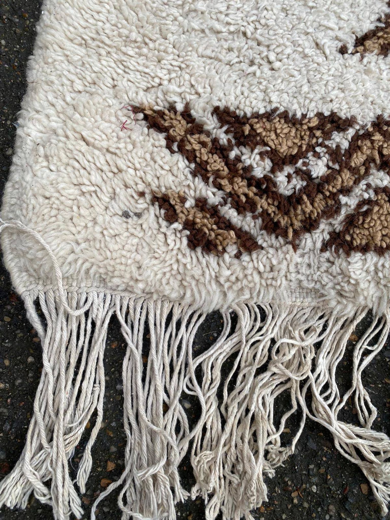 Handmade knotted Berber Moroccan wool rug 170x225cm