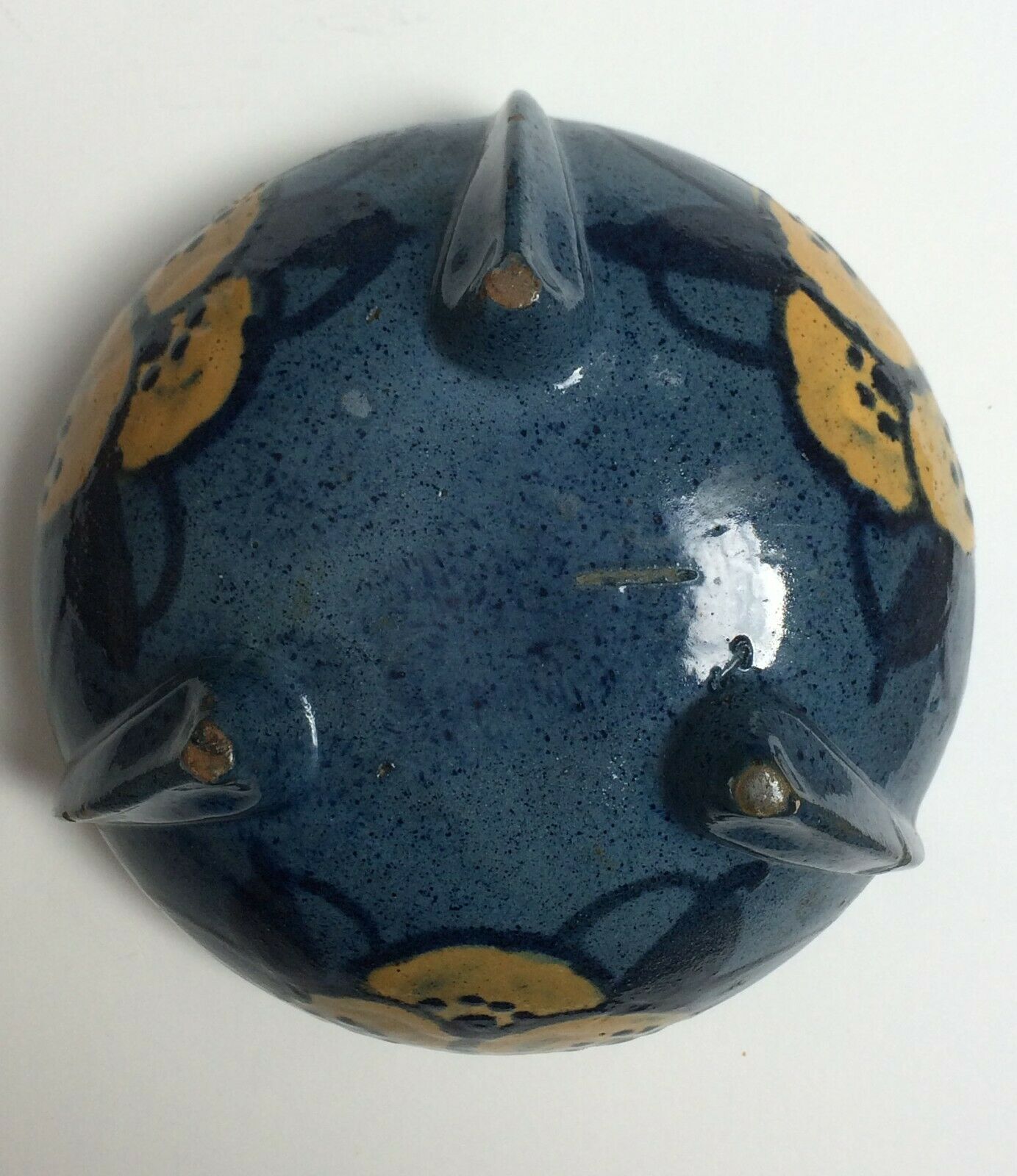 Art deco ceramic cut from the early 20th century