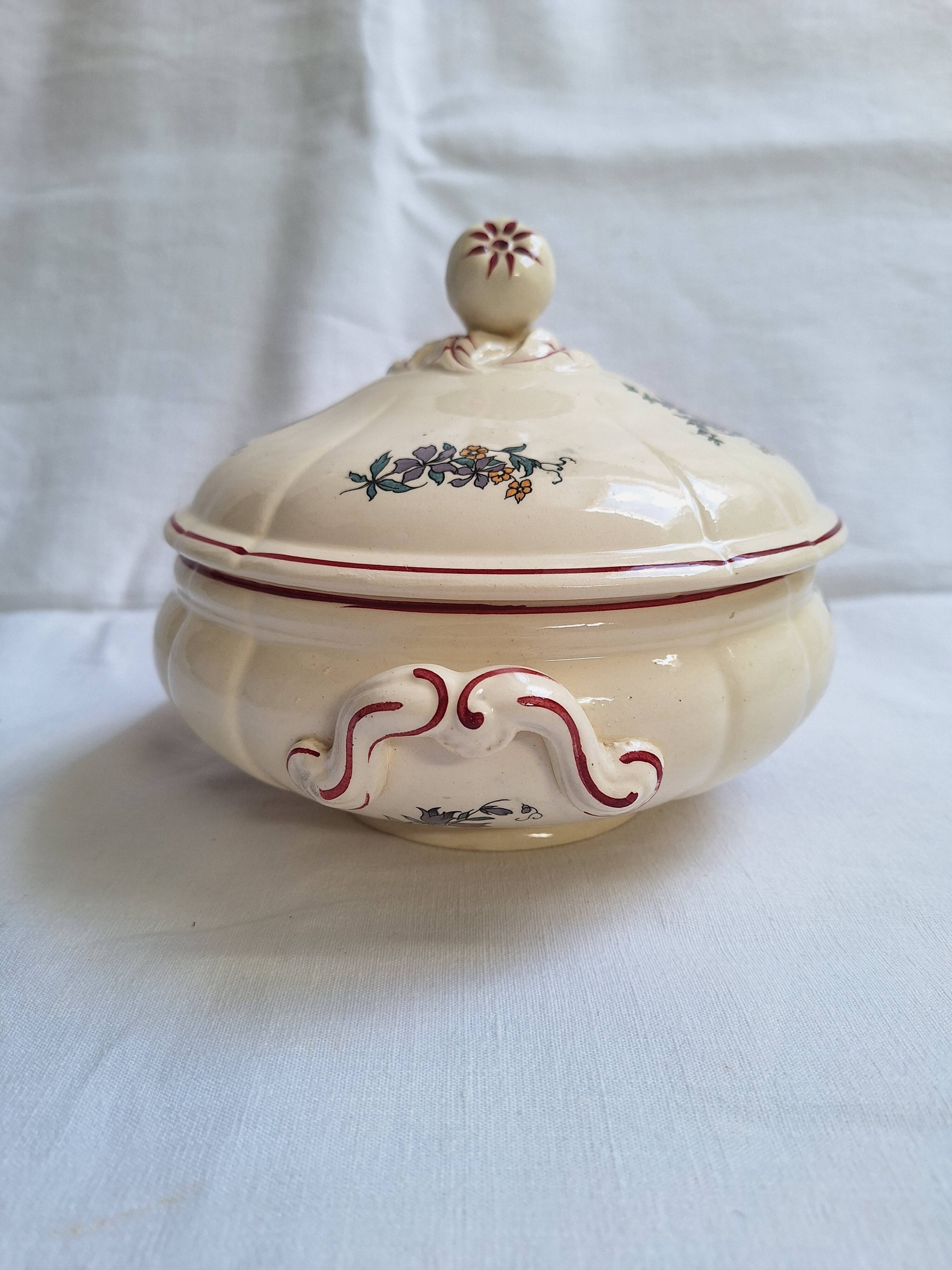 Soup tureen / Vegetable dish Digoin Sarreguemines Model Lorraine