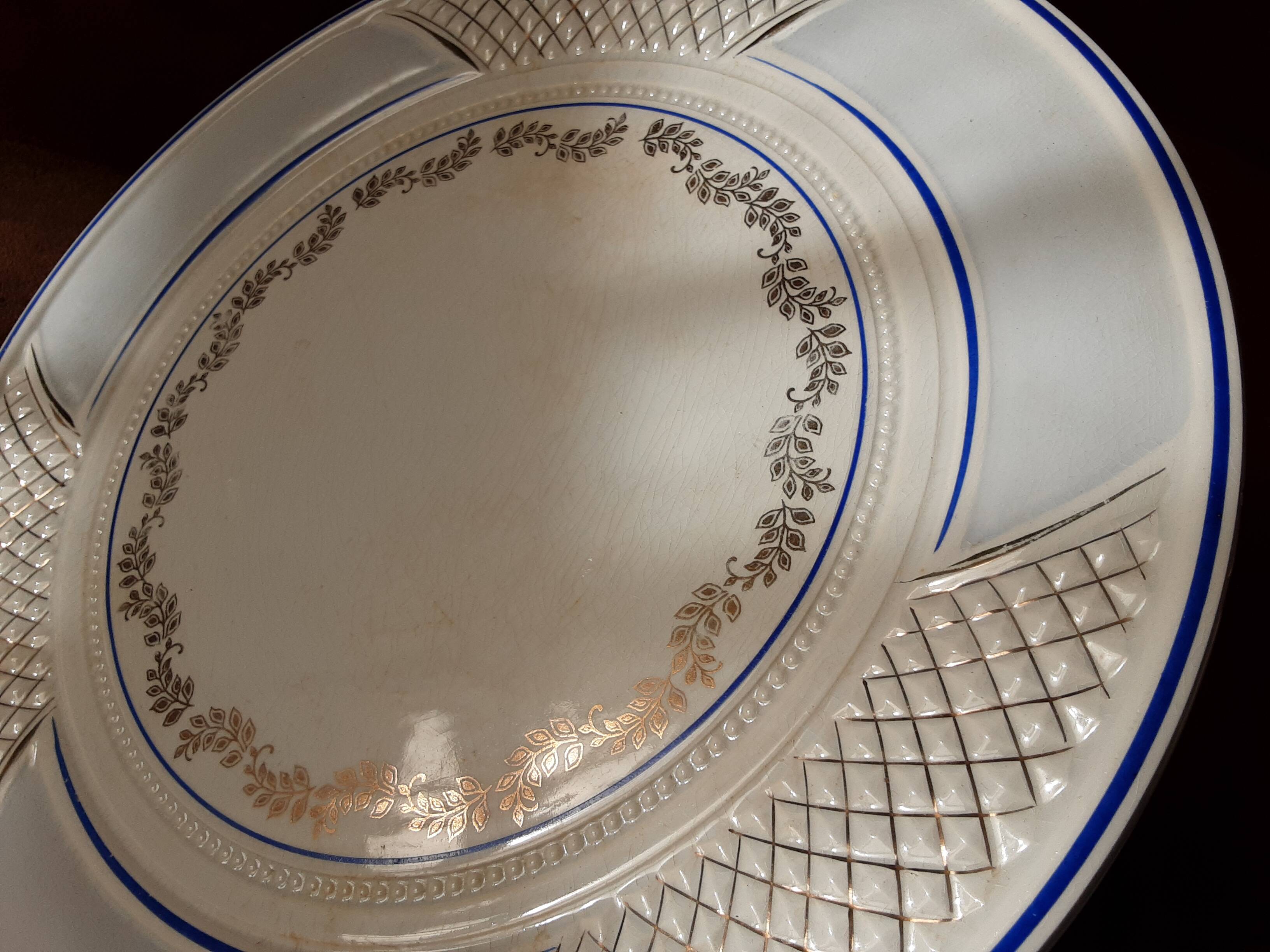 SA opaque porcelain dish