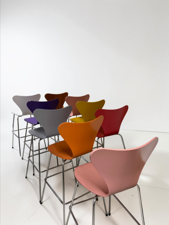Series 7 Stool by Arne Jacobsen for Fritz Hansen