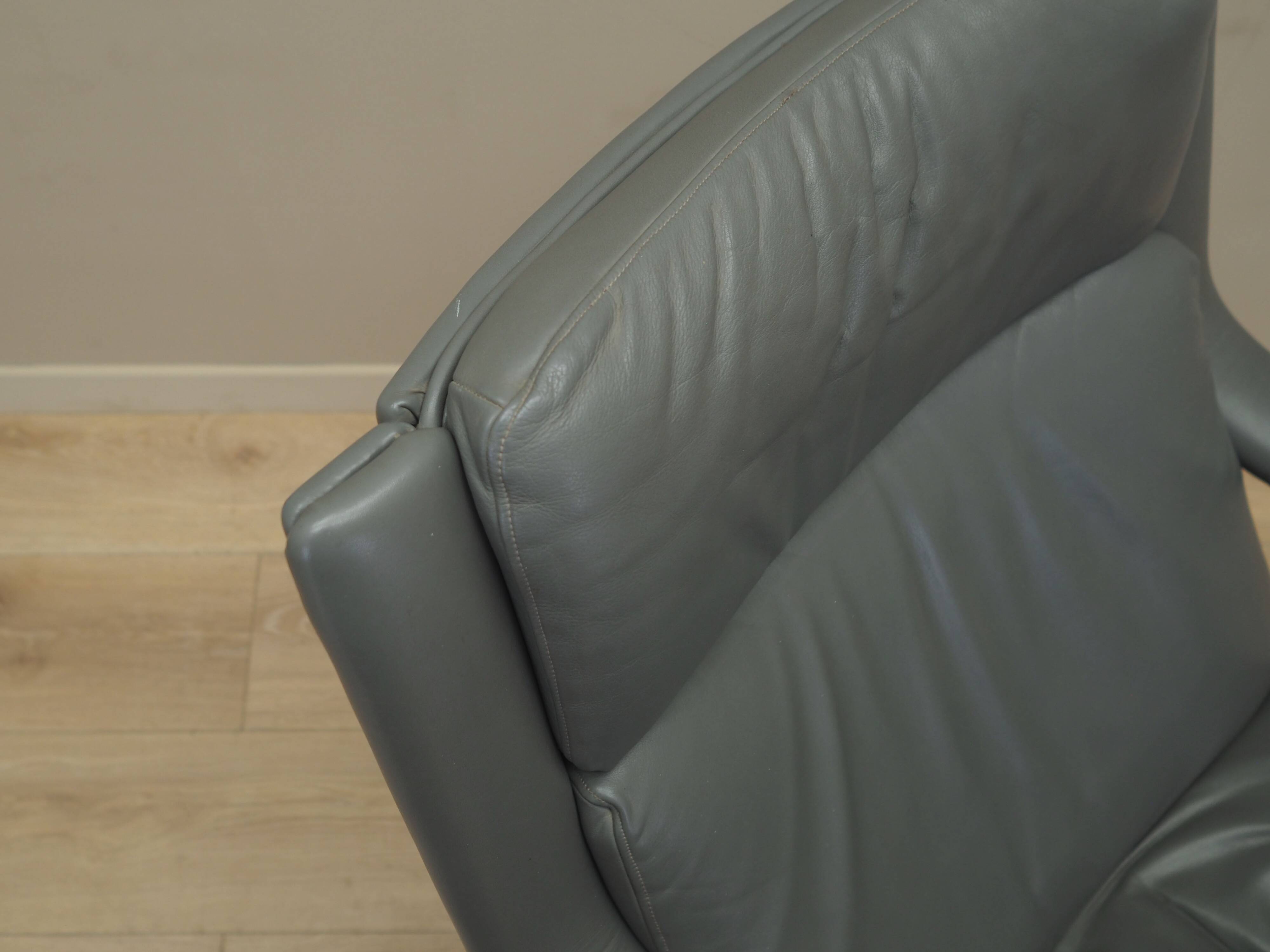 Fauteuil pivotant en cuir gris, design danois, années 1960, designer : Geoffrey Harcourt, éditeur : Artif