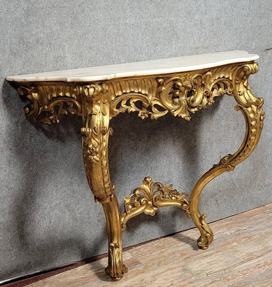 Louis XV style Venetian curved console in gilded wood circa 1900