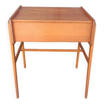 Bureau d'écolier scandinave