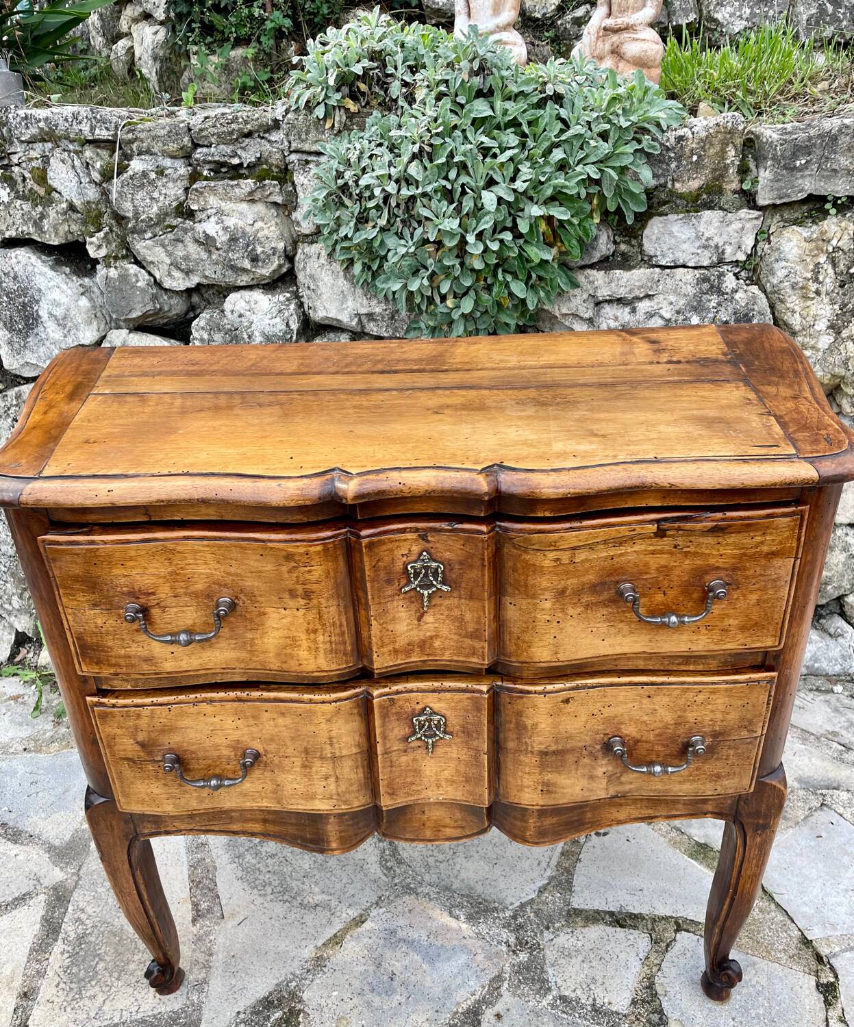 Petite commode en noyer d’époque louis xvi  18 eme siècle