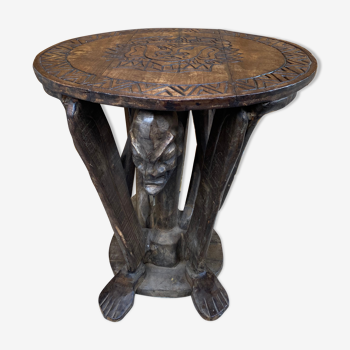 Wooden pedestal table