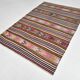 Tapis Kilim multicolore 5x8, tapis rayé, Kilim antique années 60 160x232 cm