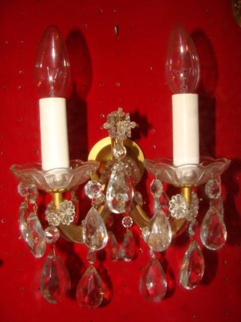 Crystal wall light with two arms from the 1960s.