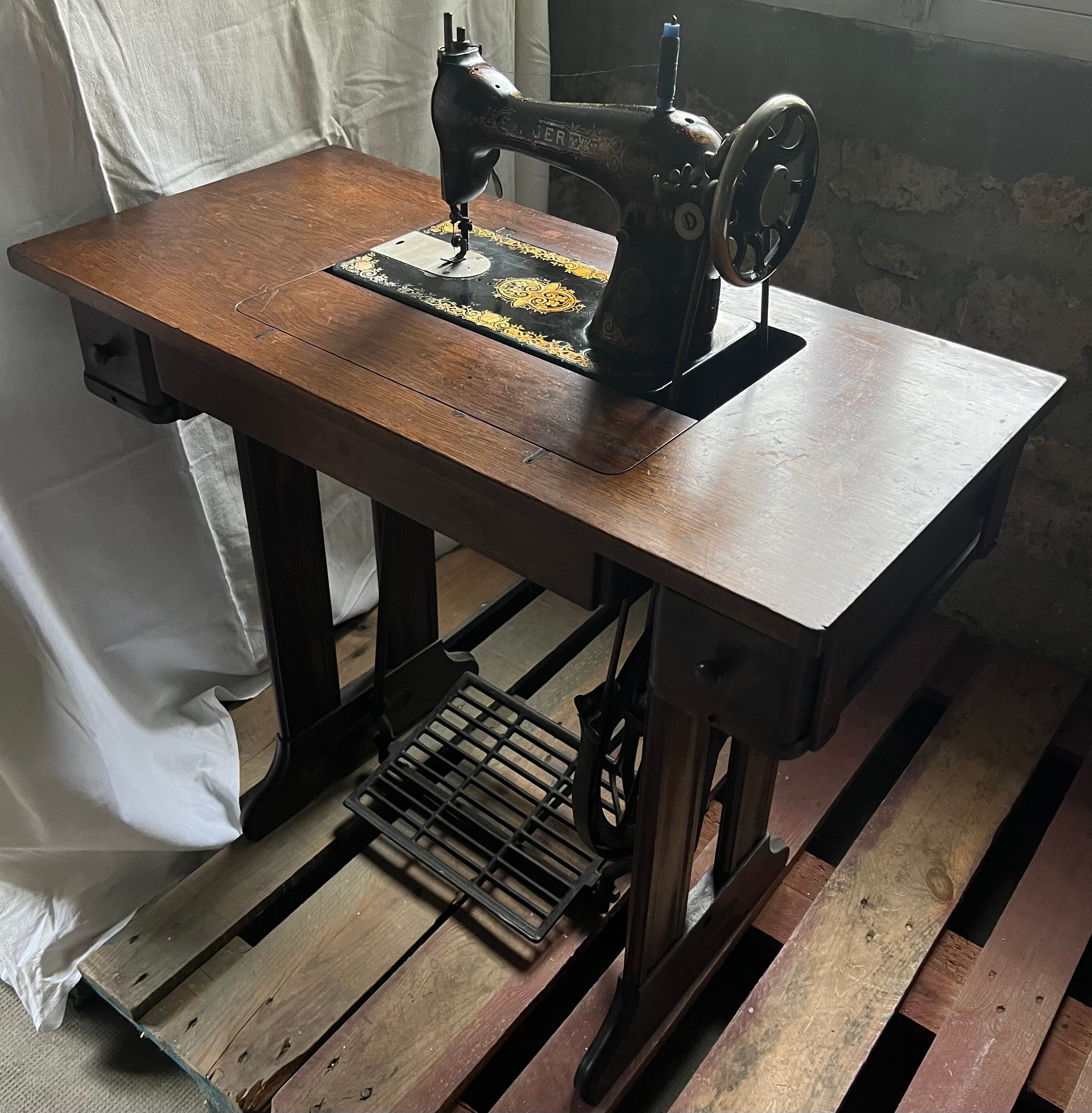 1932 Singer sewing machine