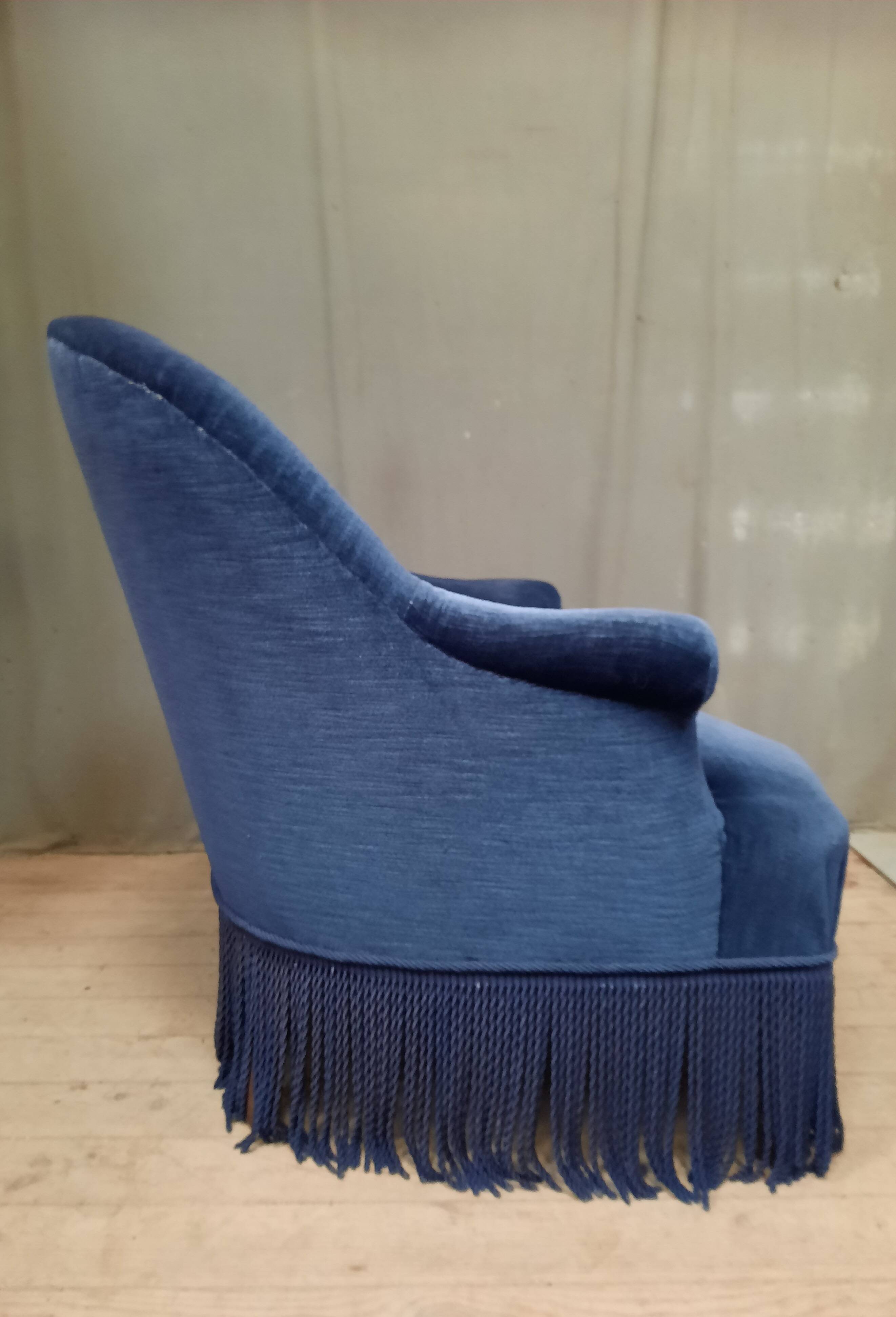 Blue toad armchair