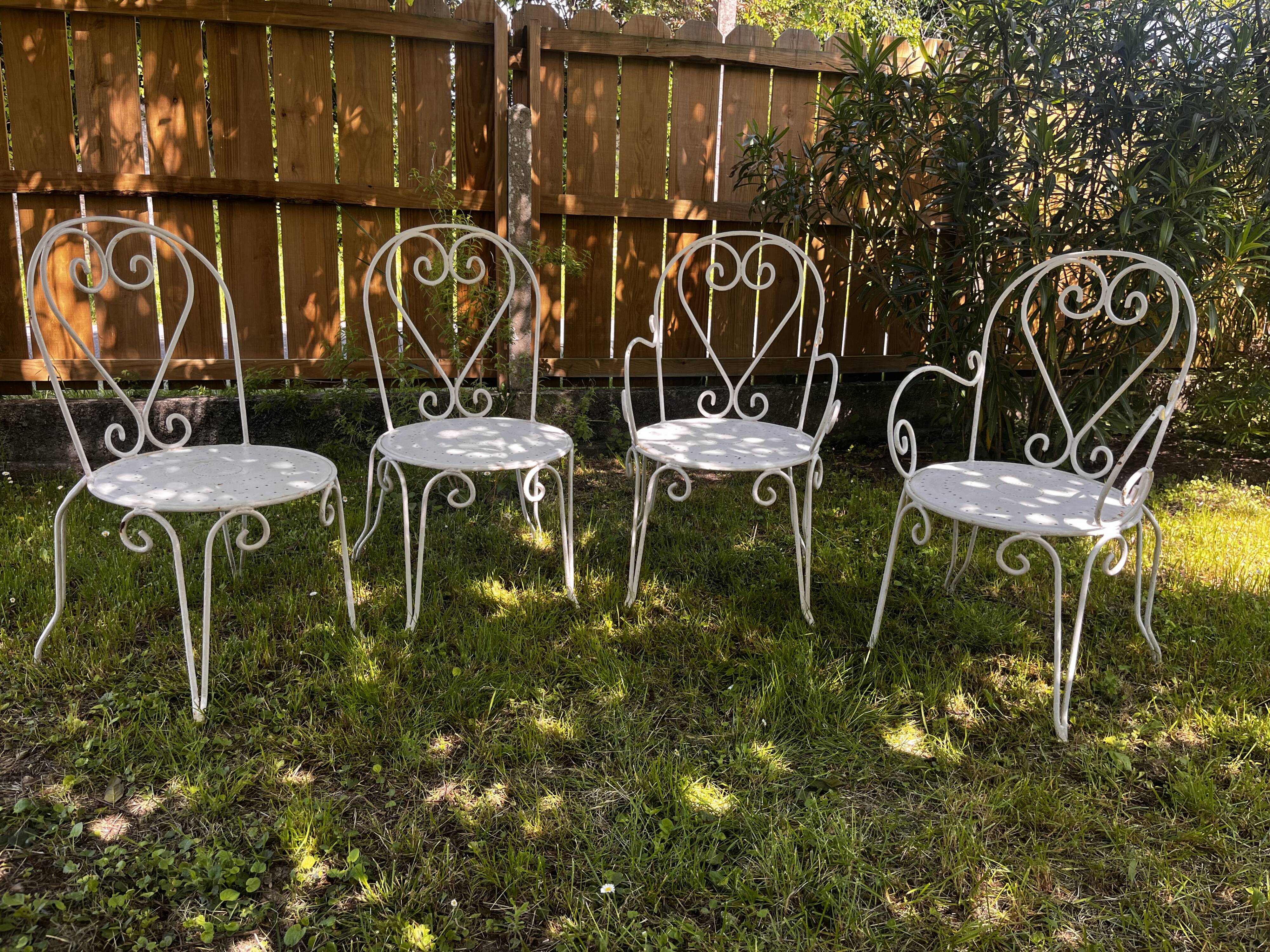 Garden chairs and armchairs
