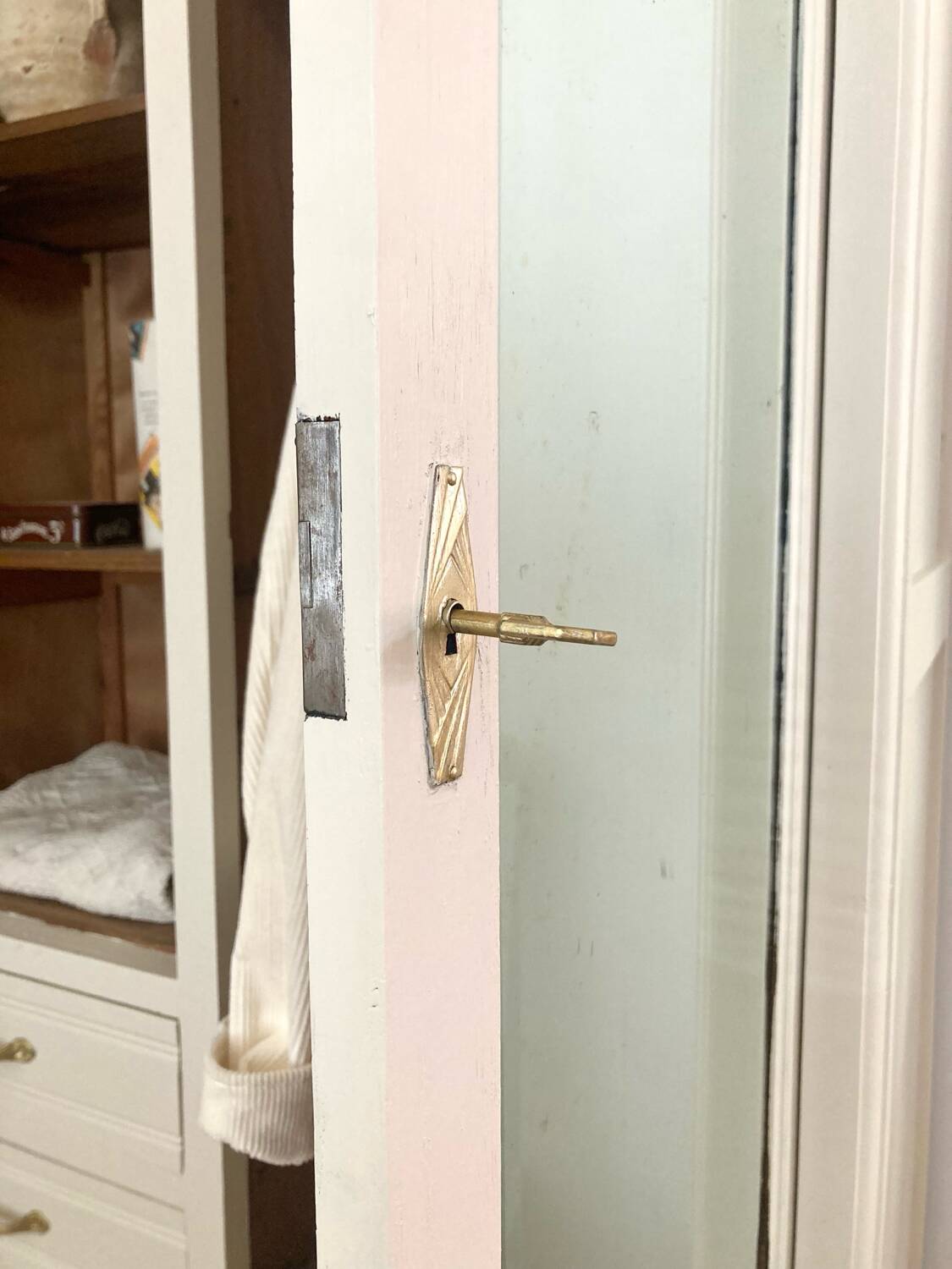 Petite armoire penderie art déco