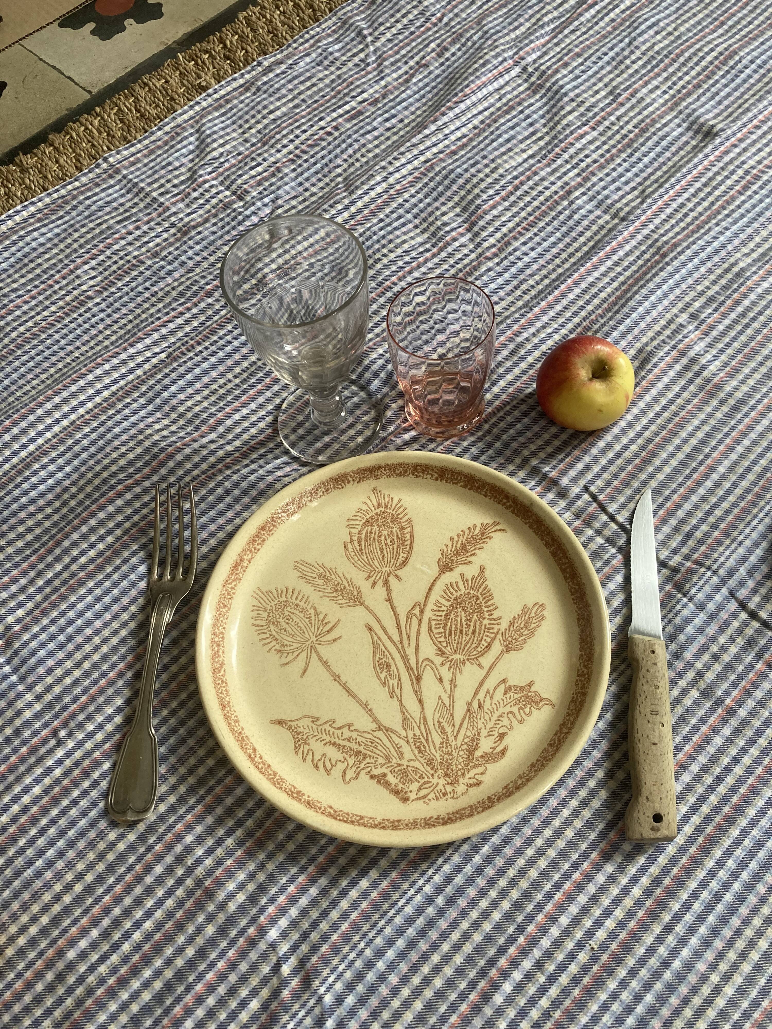 Flat stoneware plates decorated with vintage country flower 1960
