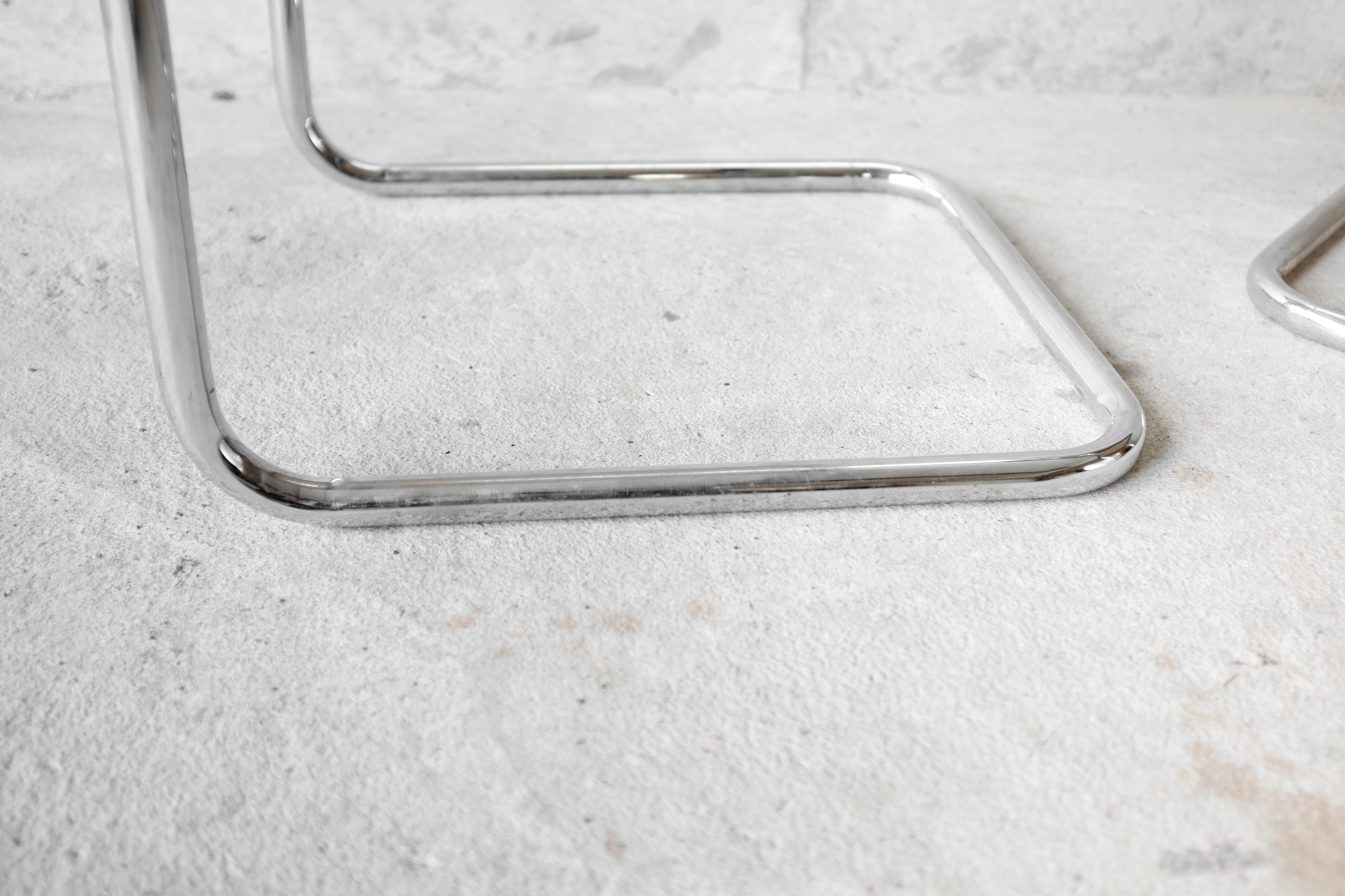 Pair of chairs cesca B32 black by Marcel Breuer