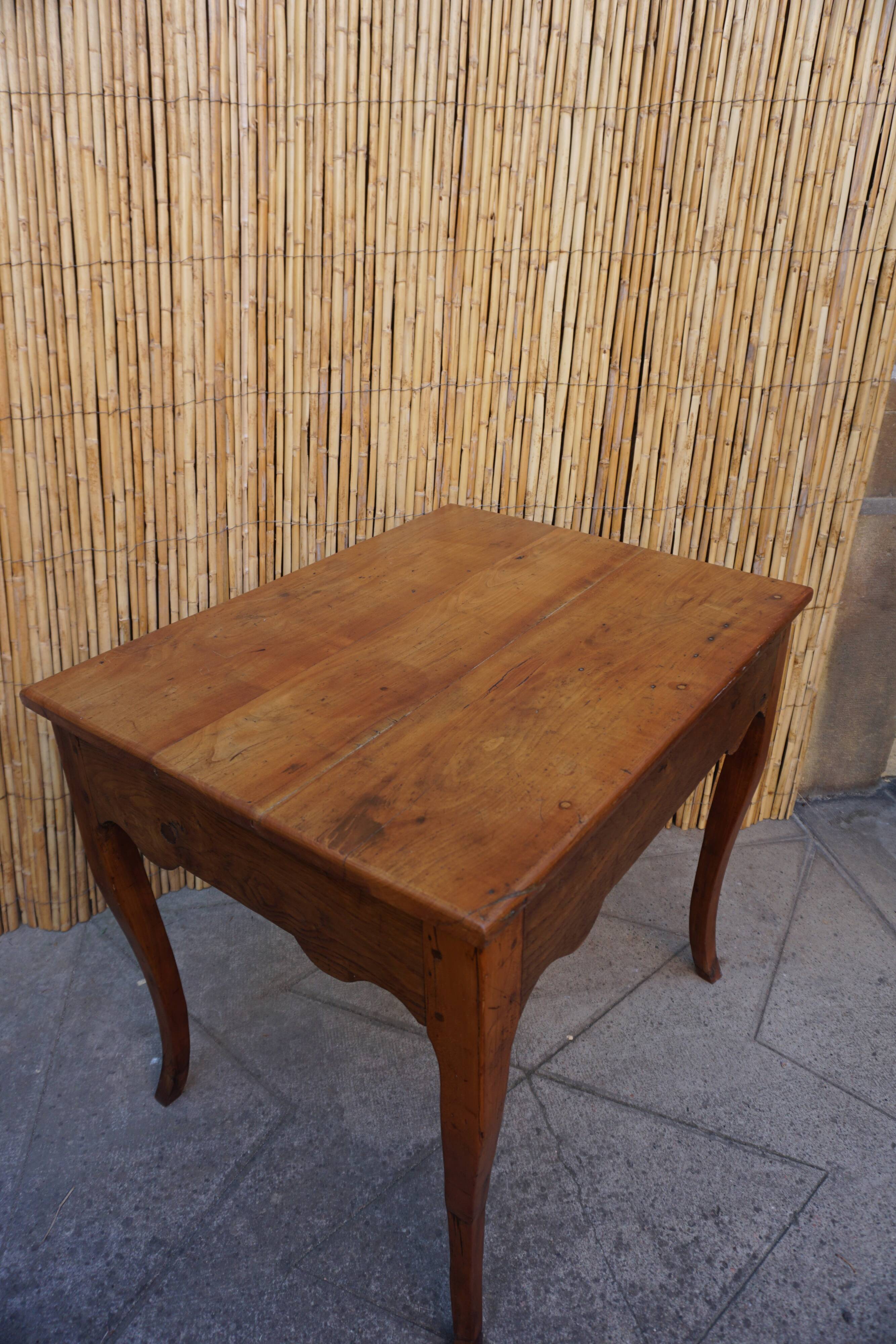 Table de taverne ou d'auberge du 18° siècle