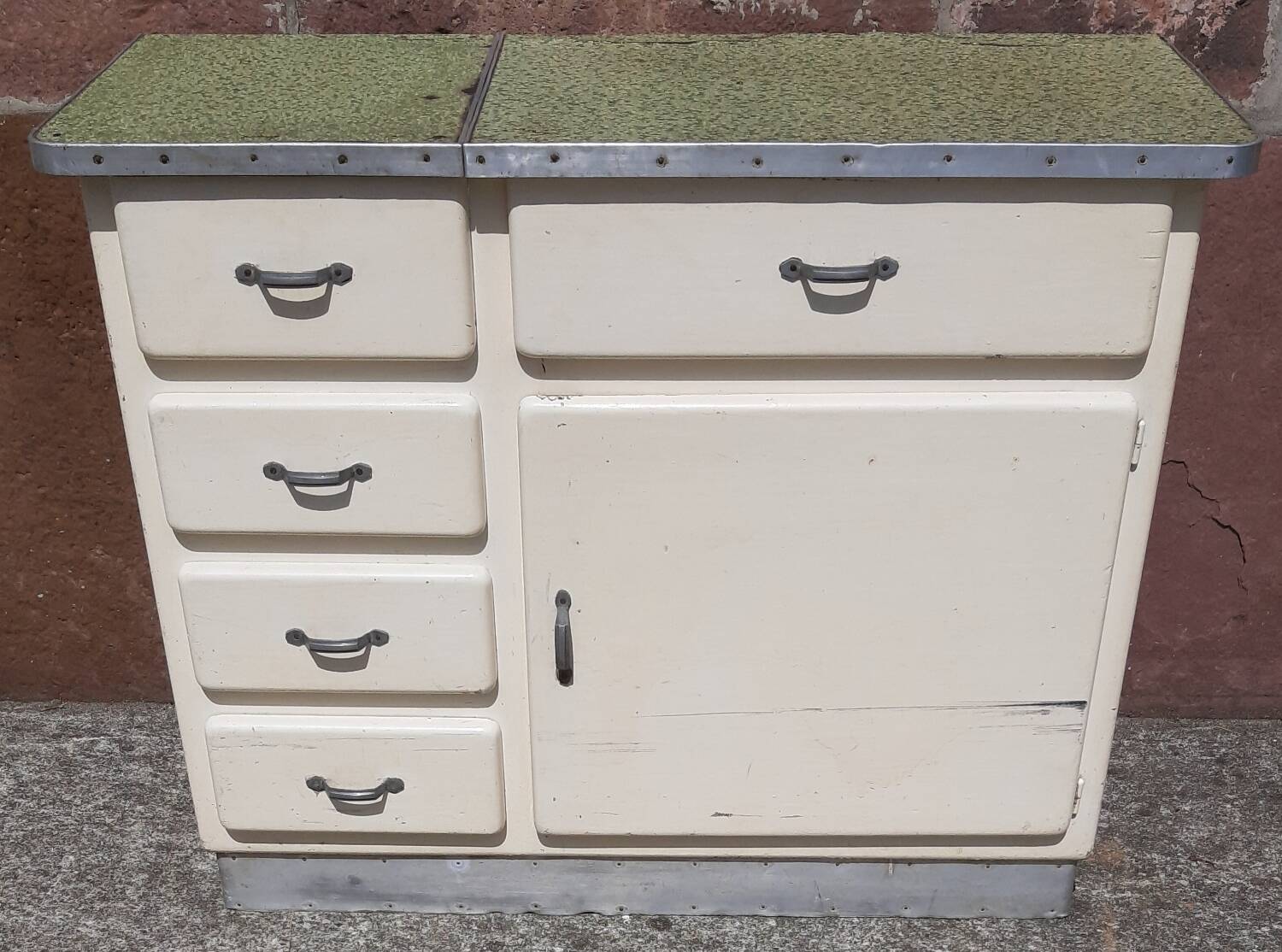 Kitchen buffet (1950s)