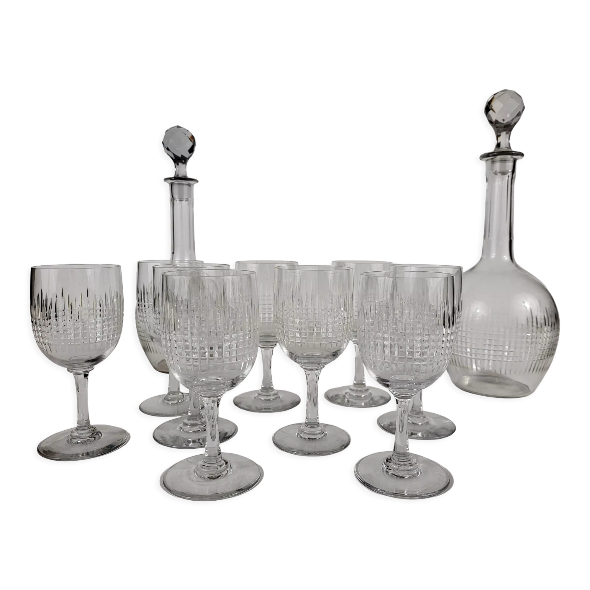 Service 9 wine glasses and 2 decanters in Baccarat crystal Nancy model