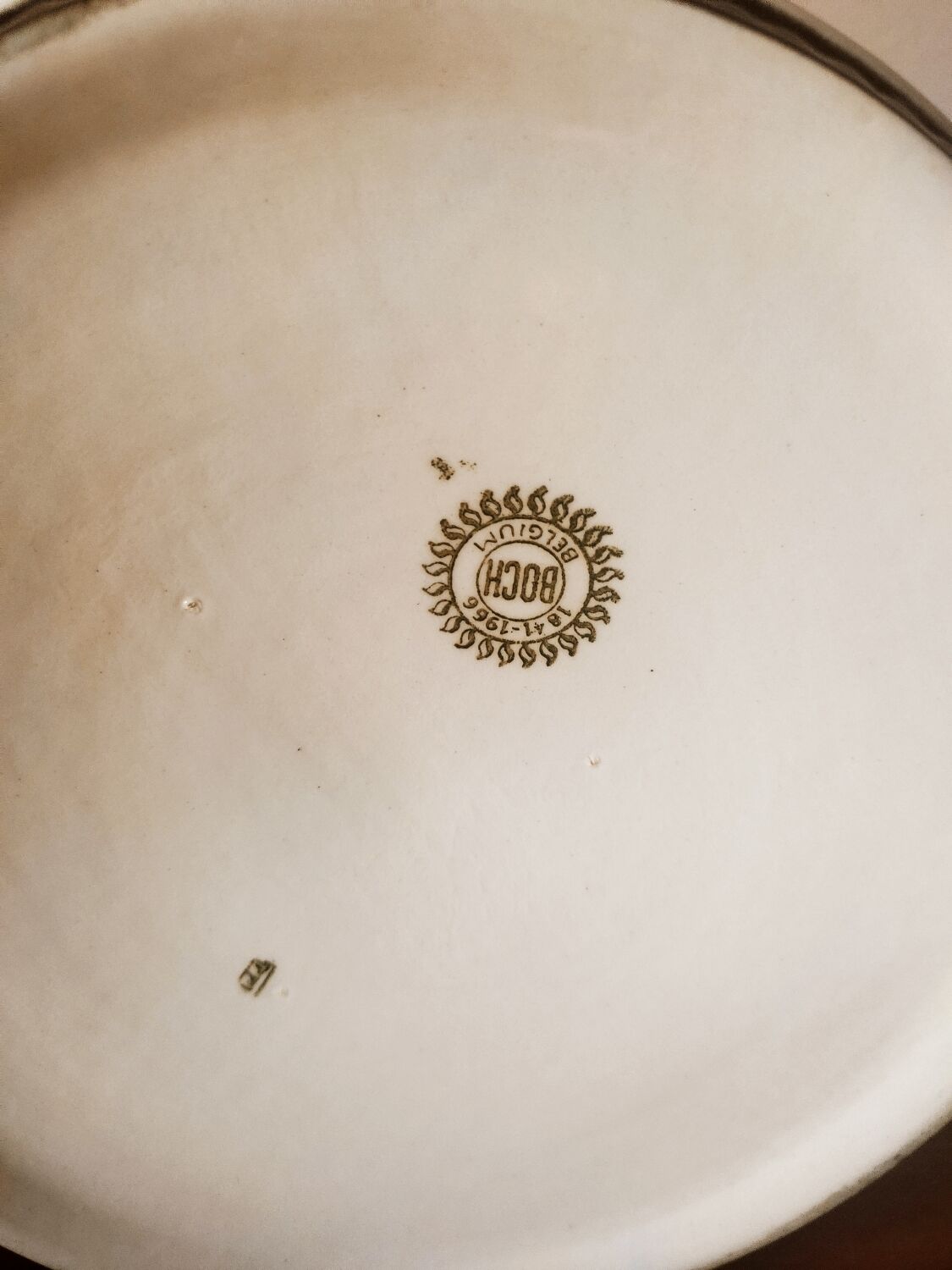 Earthenware casserole by Boch walnut model