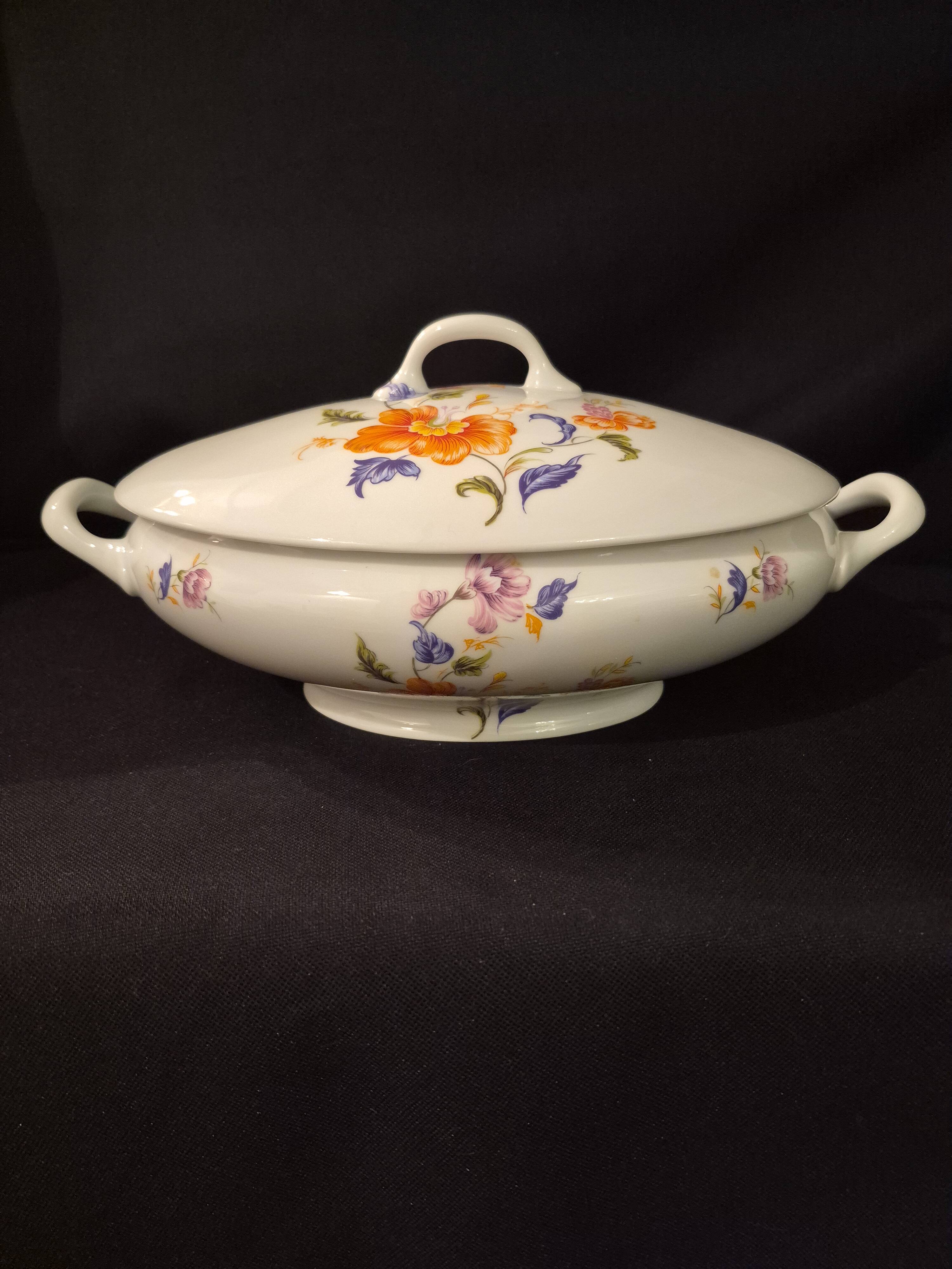 Oval soup tureen in Limoges porcelain, Salmon and Co (A525)