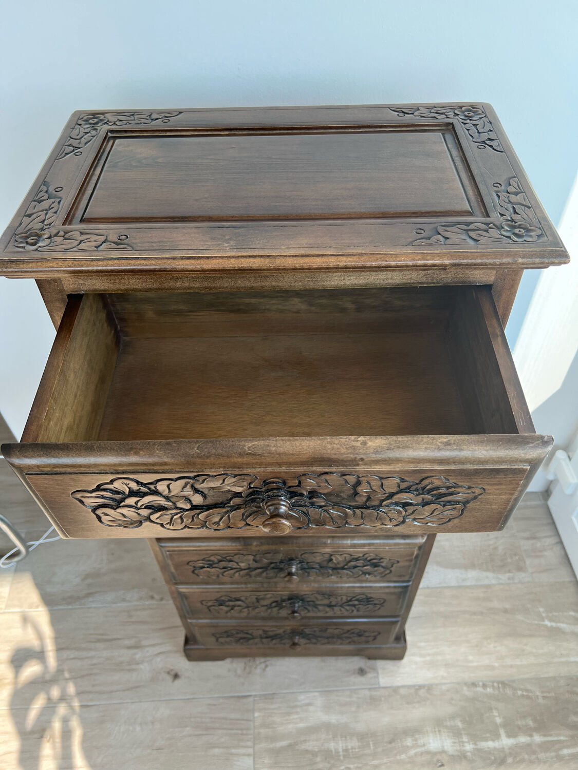 Carved wooden chiffonnier