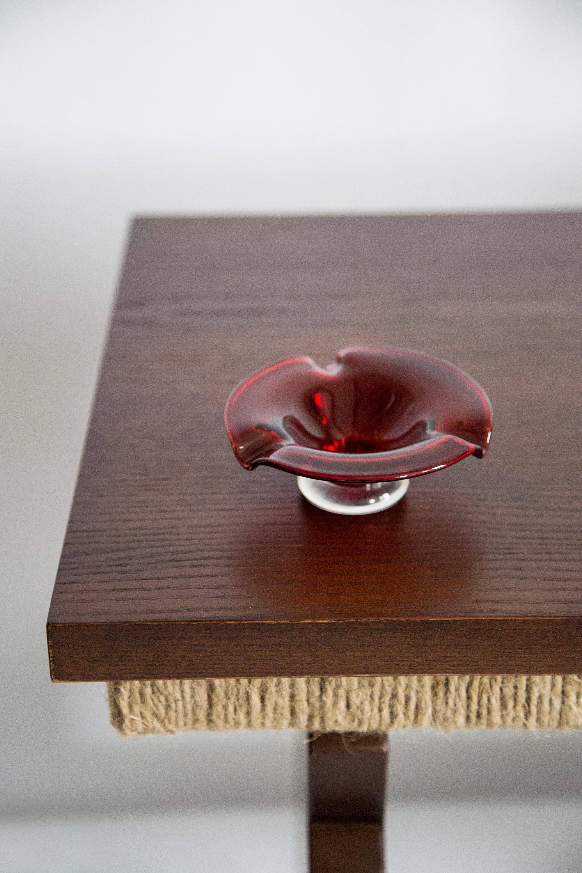 Cendrier en Verre Rouge du Milieu du Siècle, Italie, 1970s