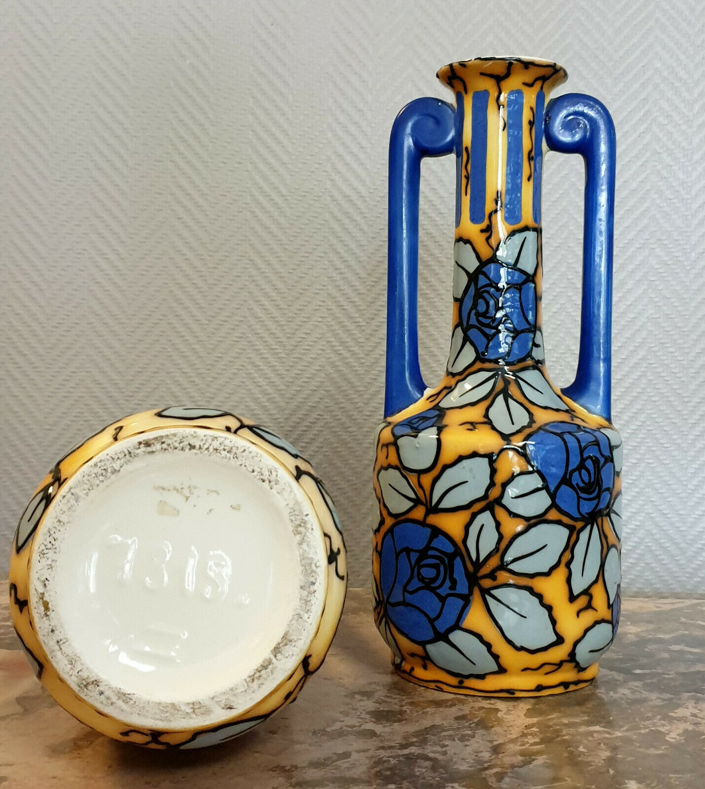 Paire de vases époque art déco a décors émaillé
