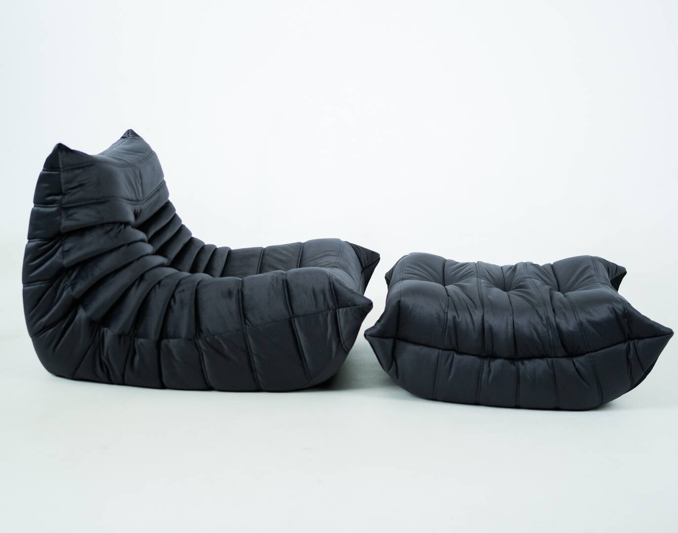 Togo set of chair and pouf in black shiny velvet