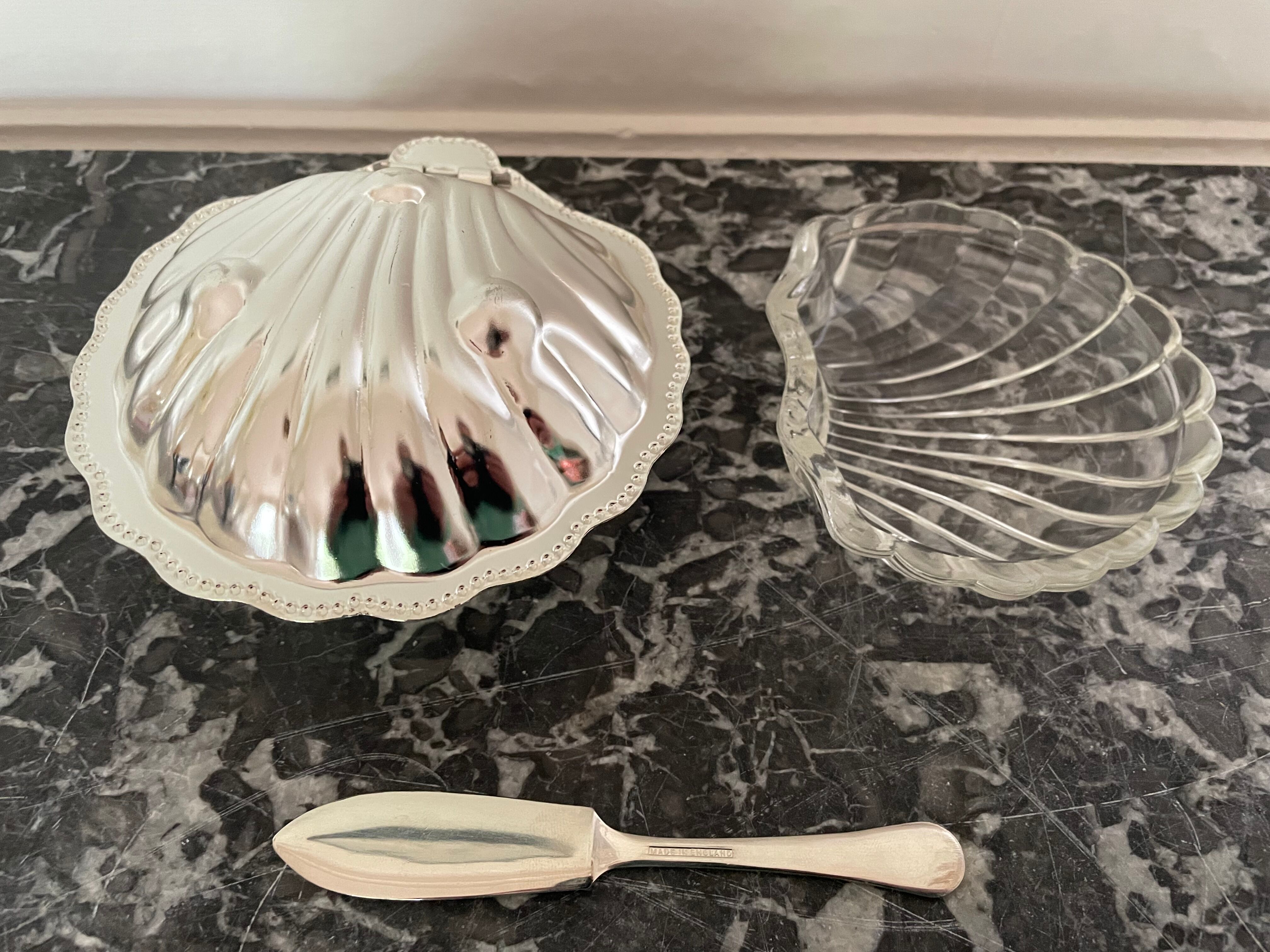 Shell-shaped metal butter dish