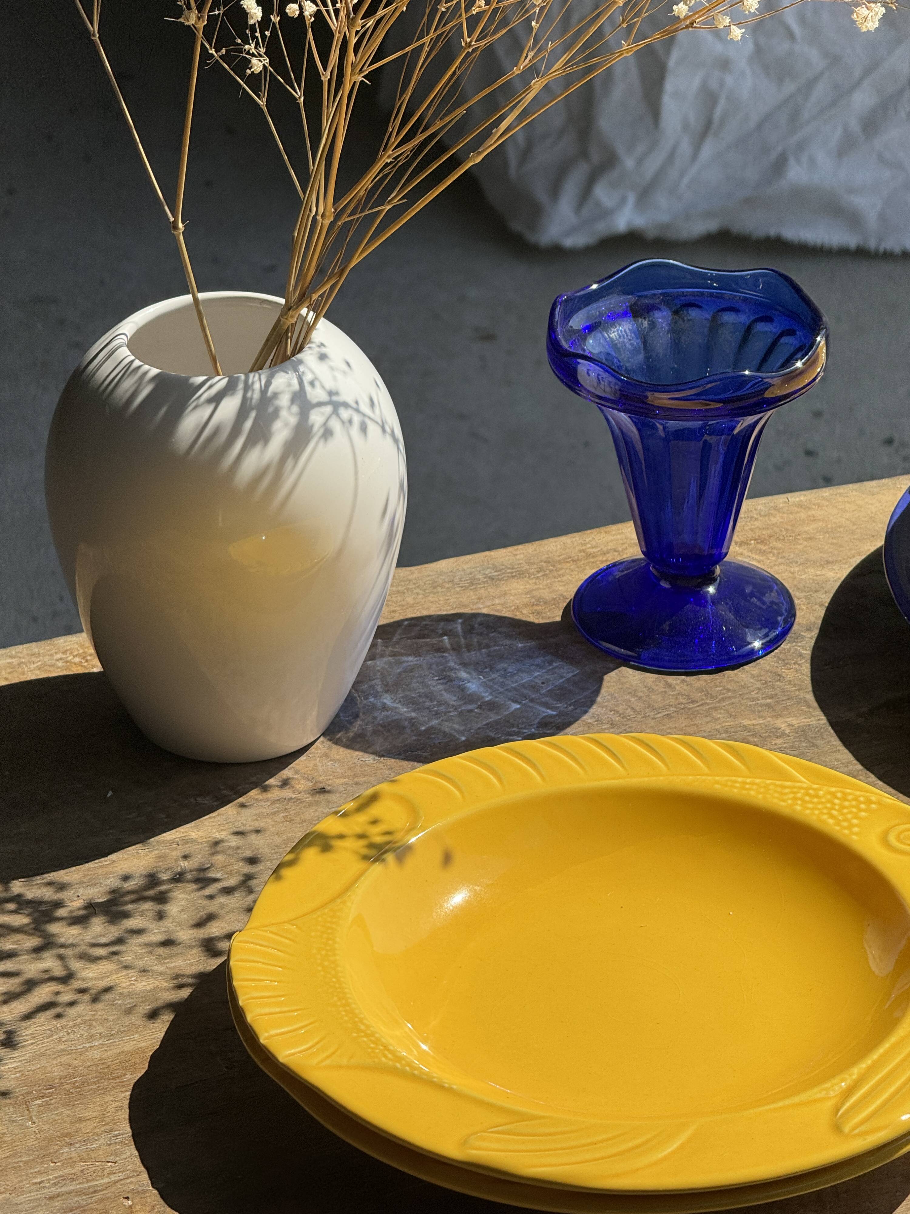 Set of 6 vintage yellow fish soup plates