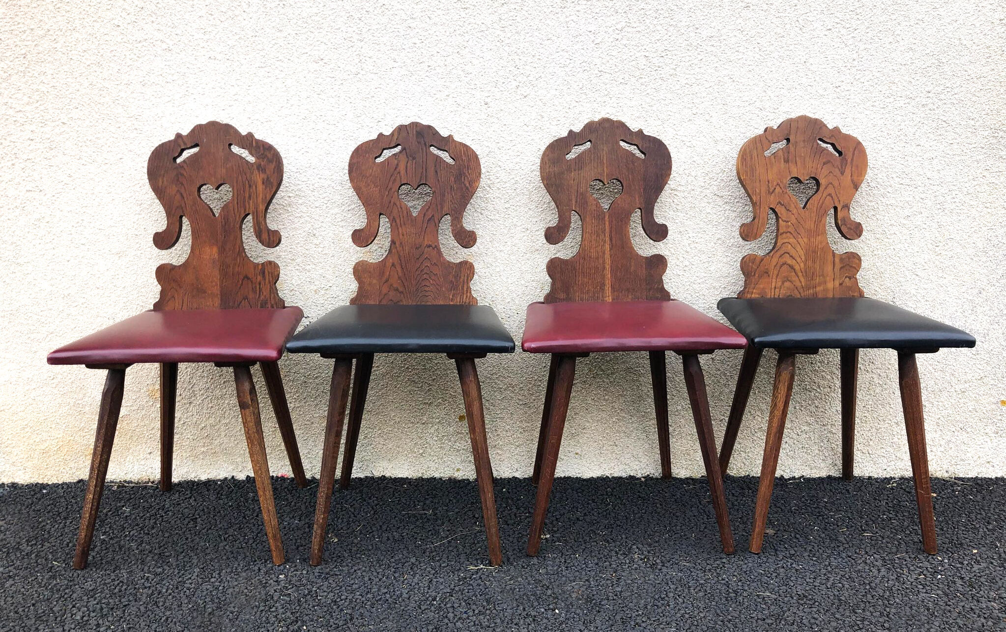 Set of 4 Alsatian chairs, wooden and skaï chair, carved wood, folk art, kitchen, living room, chalet
