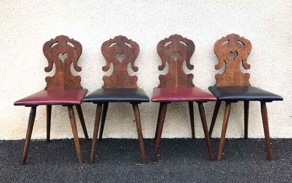 Lot de 4 chaises alsacienne bois et skaï bois sculpté art populaire, cuisine,salon, chalet