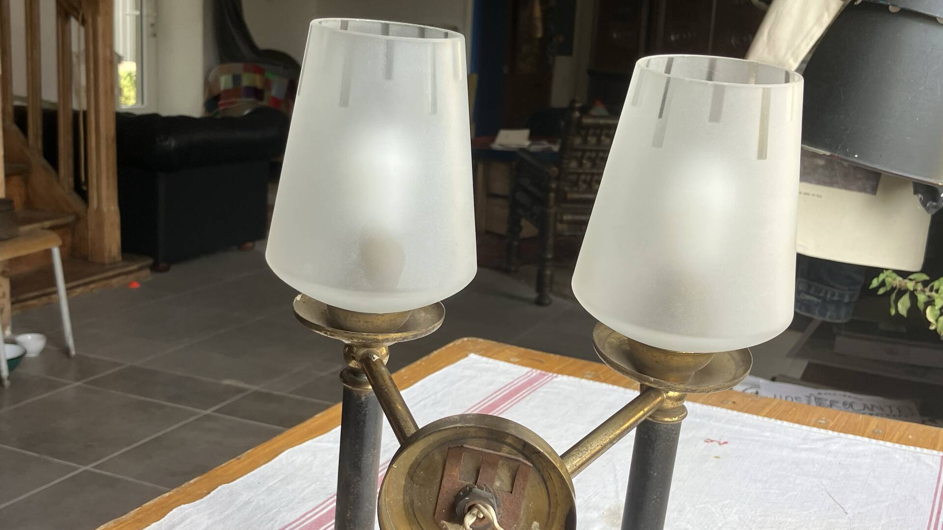 Chic frosted glass wall light