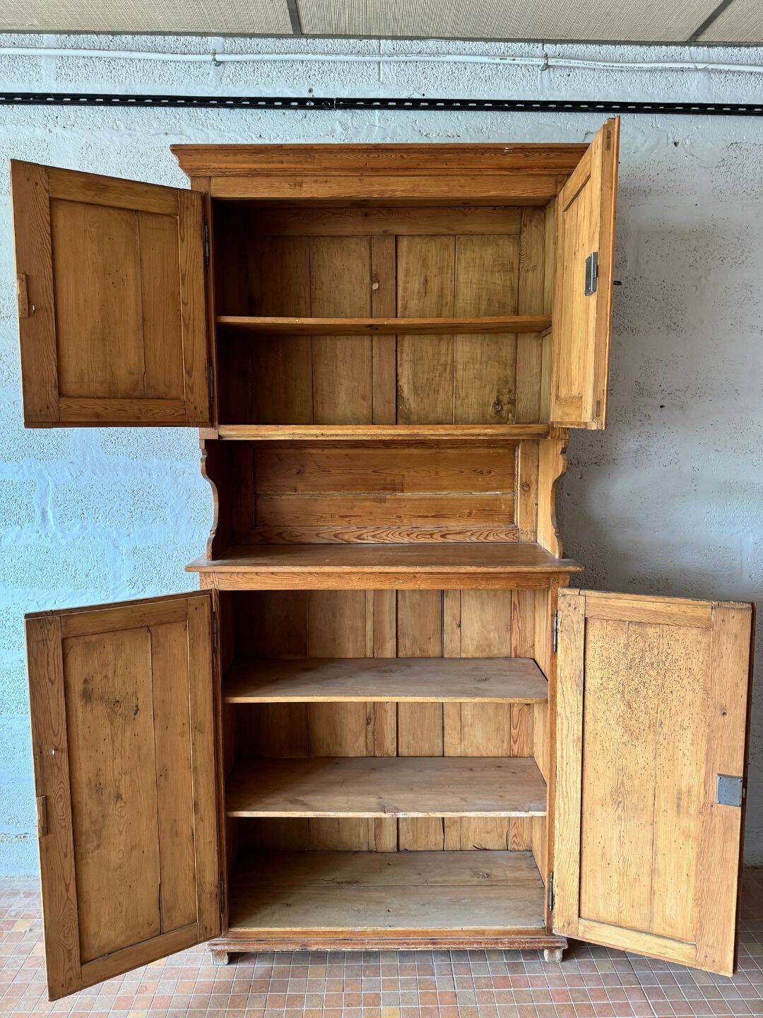 Pine sideboard - Early 20th century