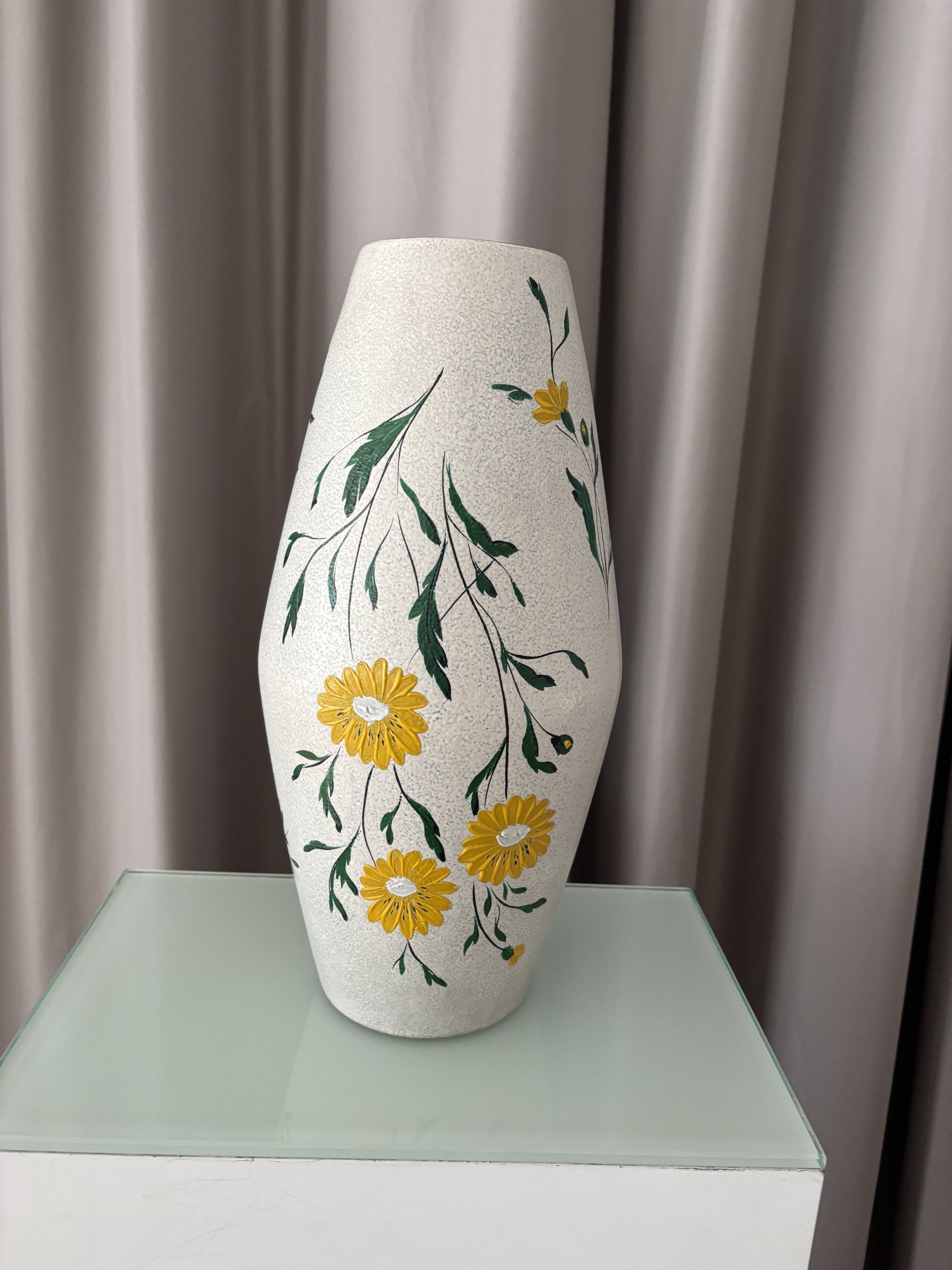 Hand painted daisies vase