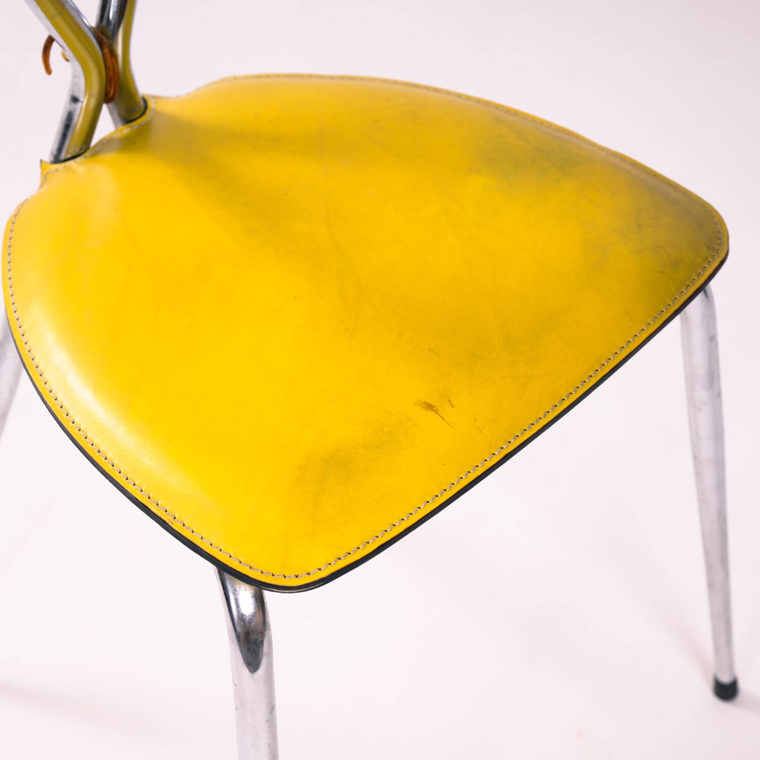 Fauteuils papillon en cuir Arrben, années 1980