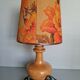 Lampe à poser vintage couleur caramel avec son abat-jour fleuri