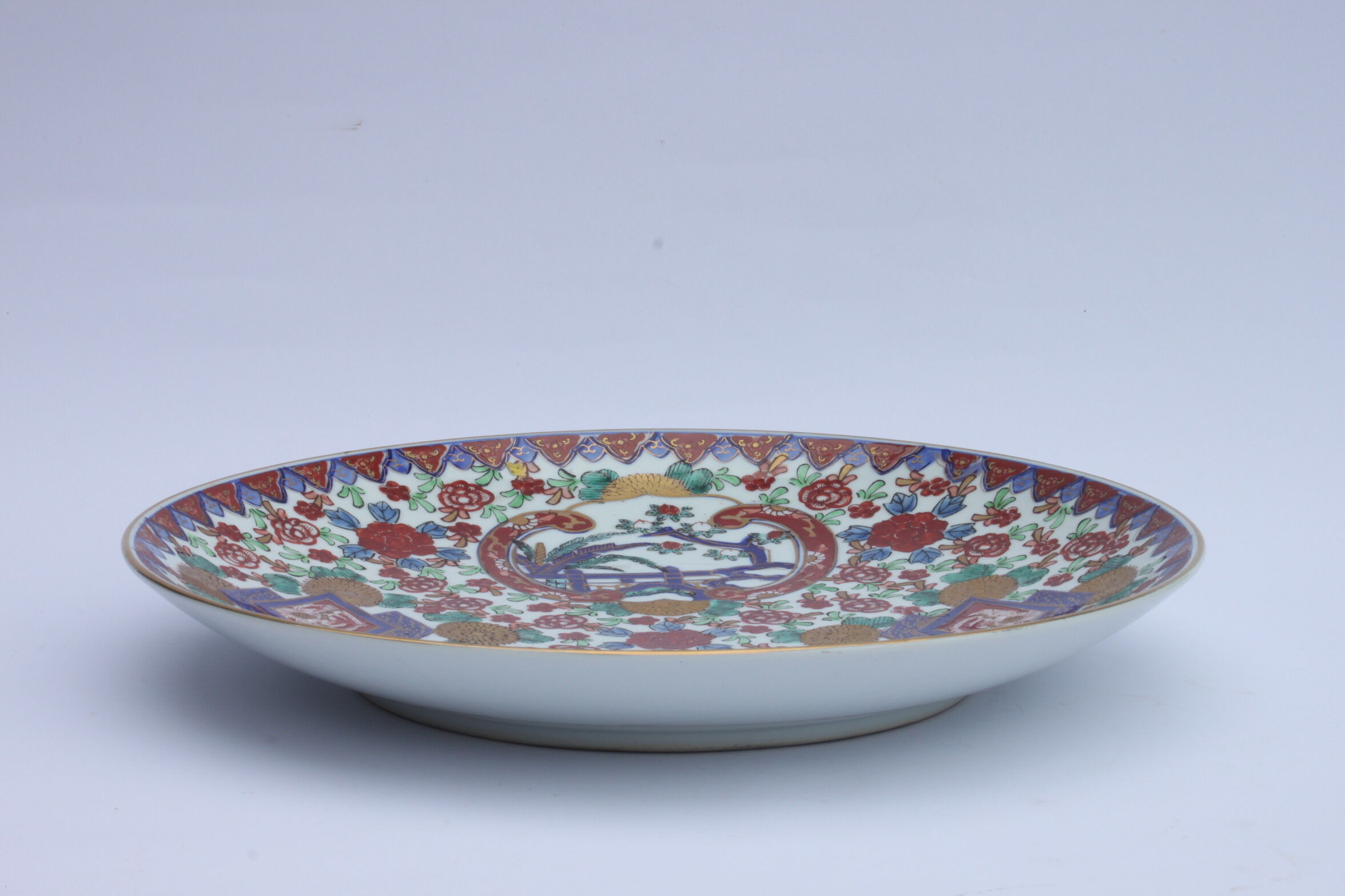 Imari porcelain charger with chrysanthemum flowers, peaches and ho-o birds, Japan, Showa era.