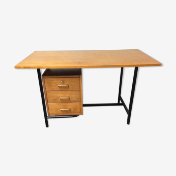 Bureau 1960