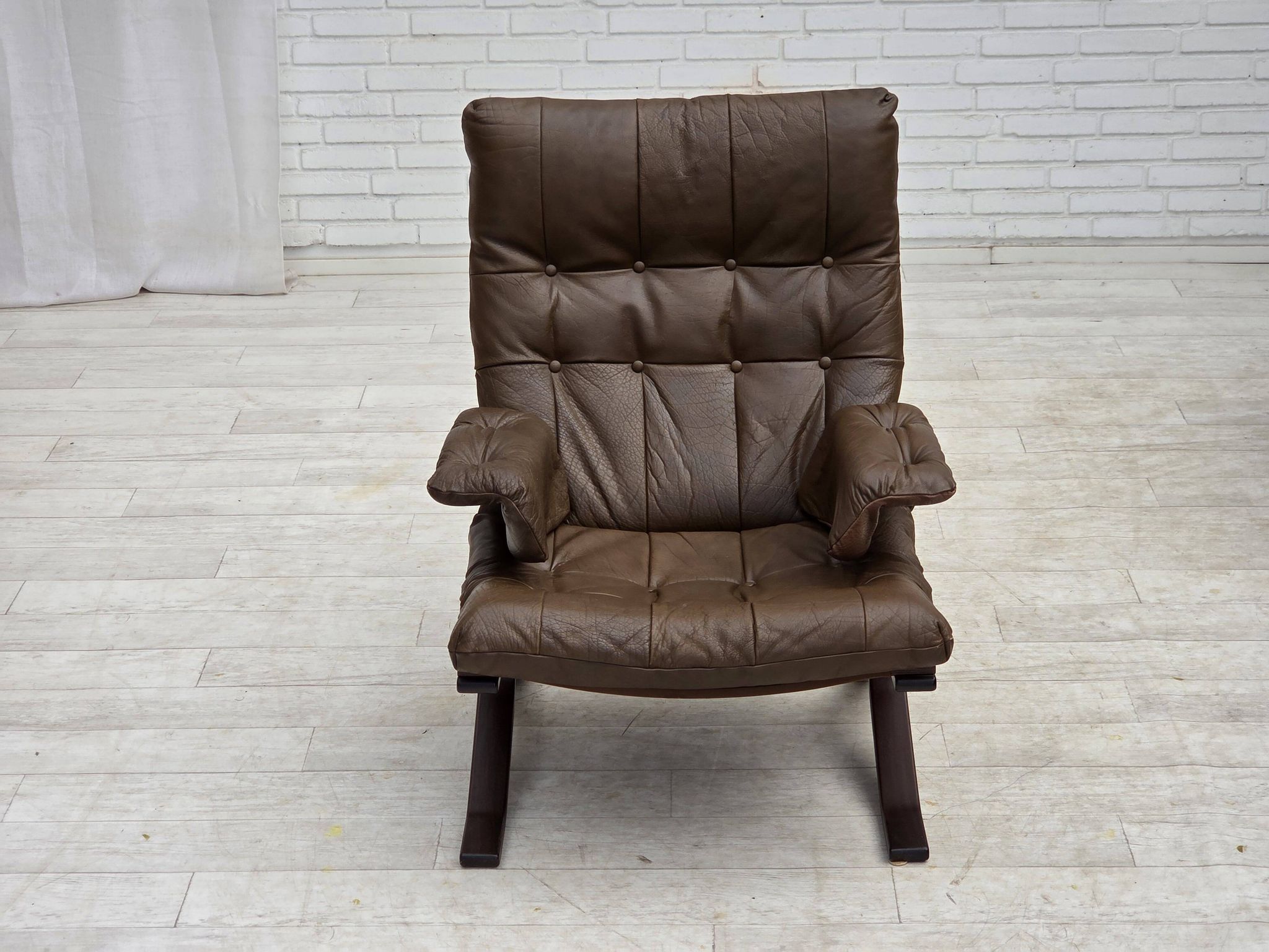 Fauteuil en cuir de meuble marron, années 1970, design scandinave,