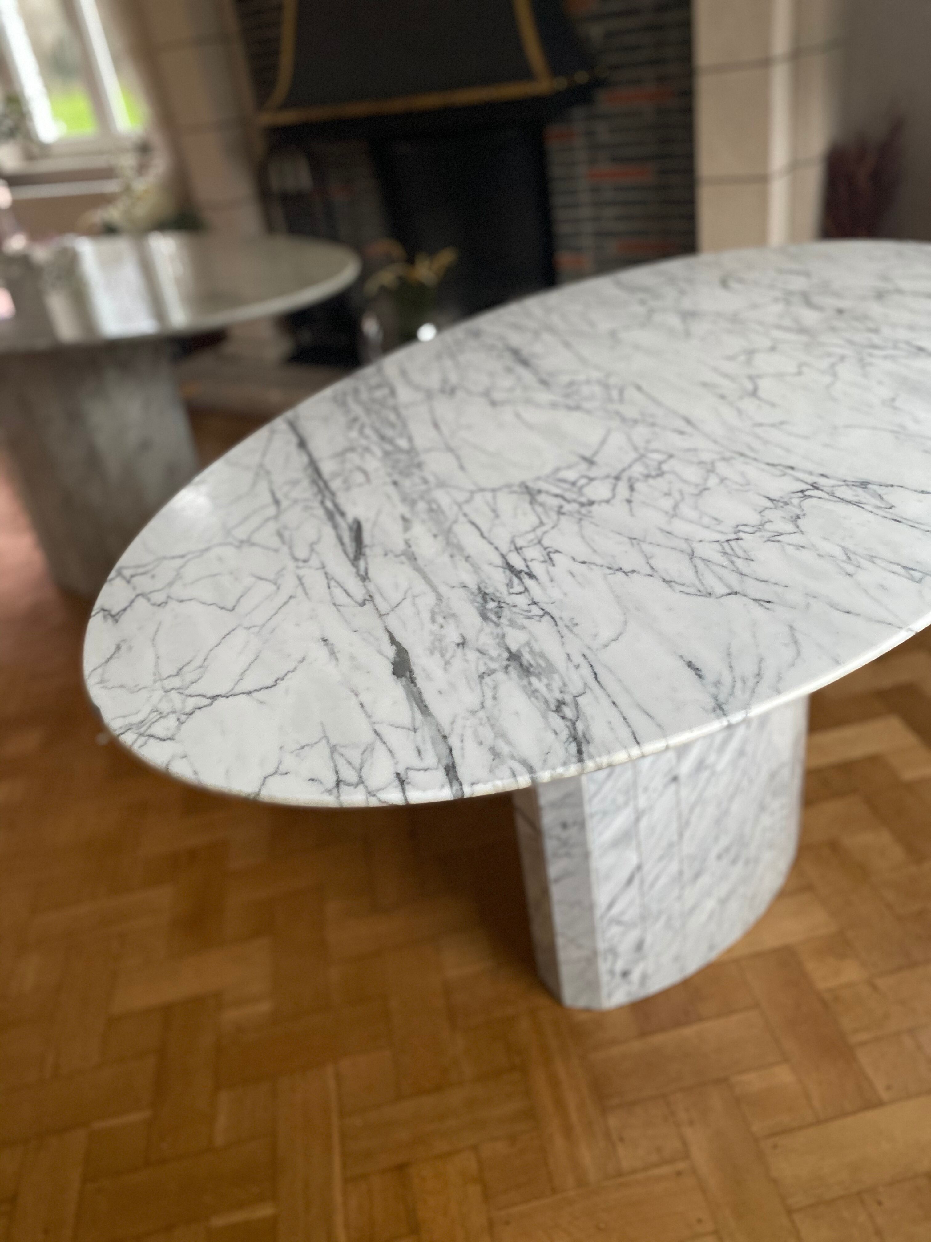Table à manger oval marbre arabescato vintage Italie