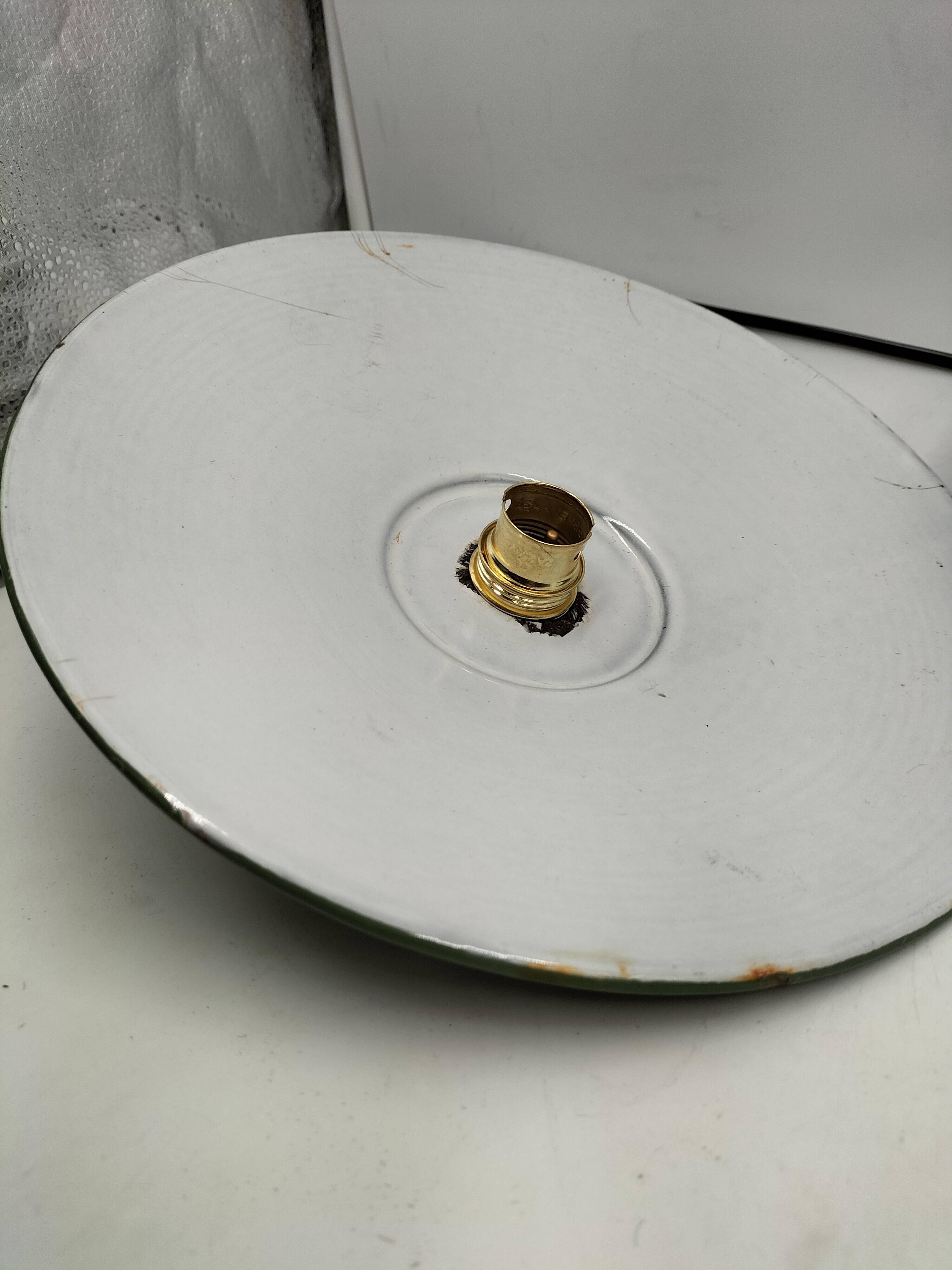 Enamelled sheet metal suspensions