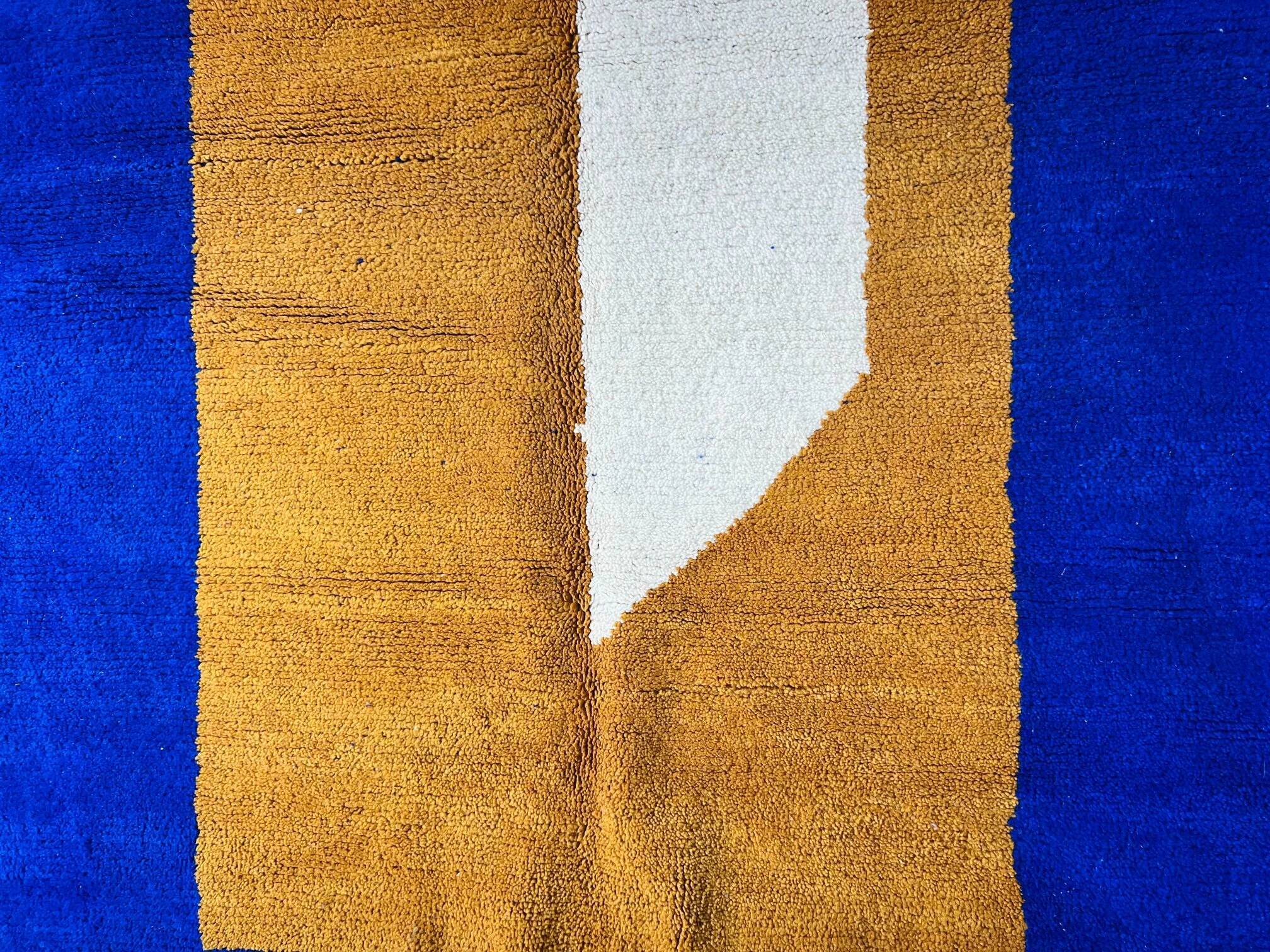 Handmade Moroccan rug, natural wool, 3x2 m.